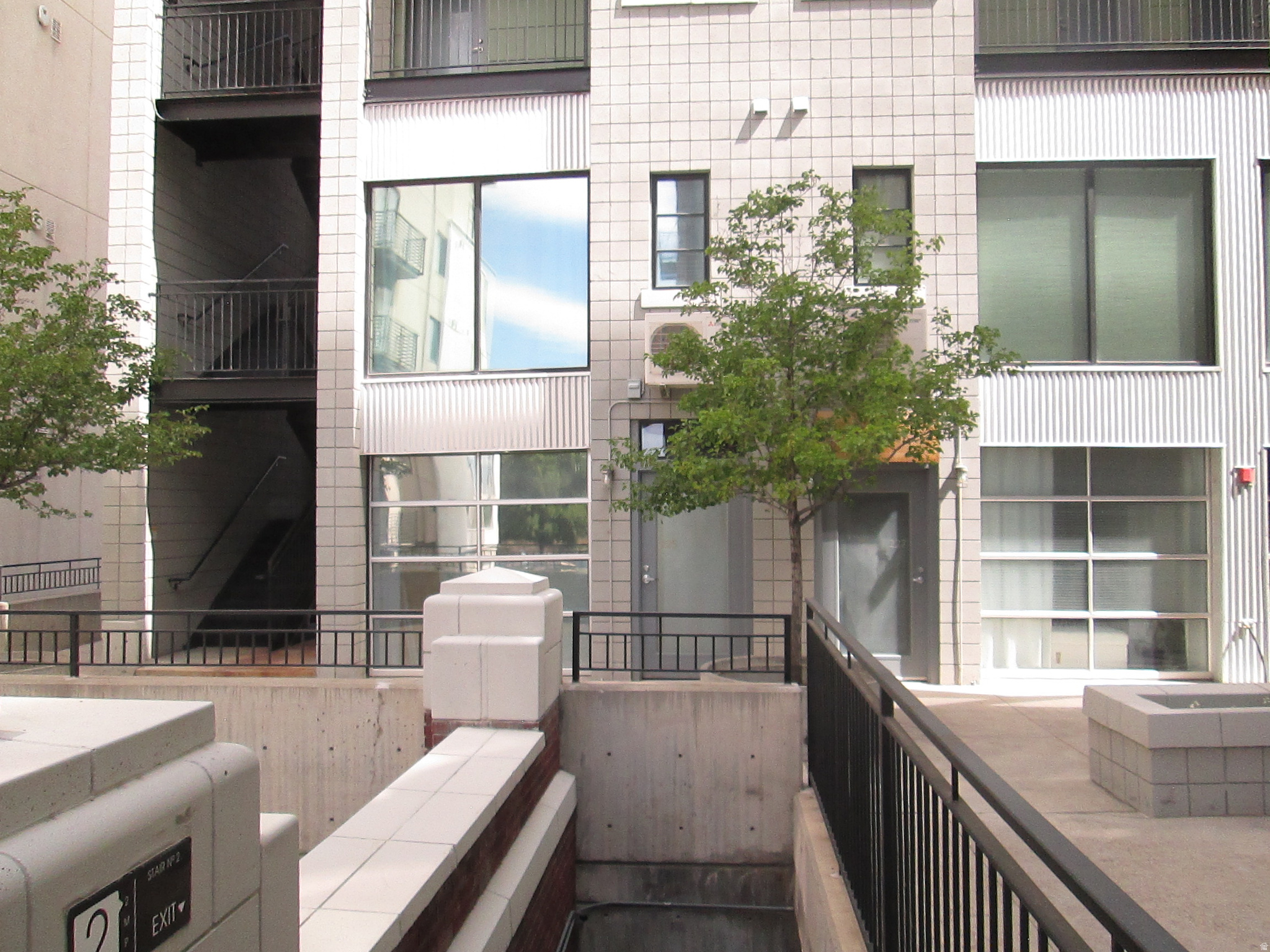 BROADWAY PARK LOFTS - Residential