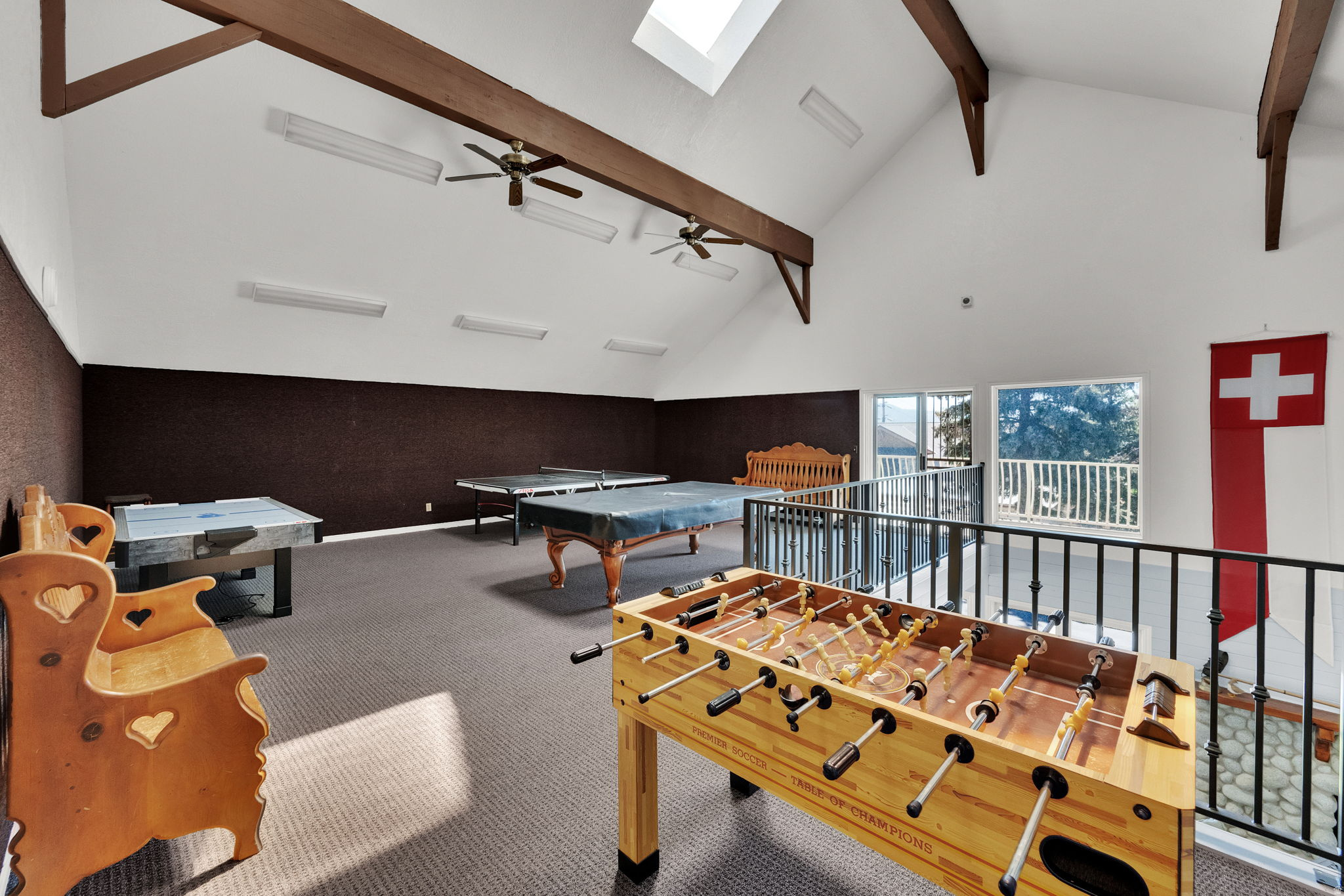 SWISS OAKS - Residential