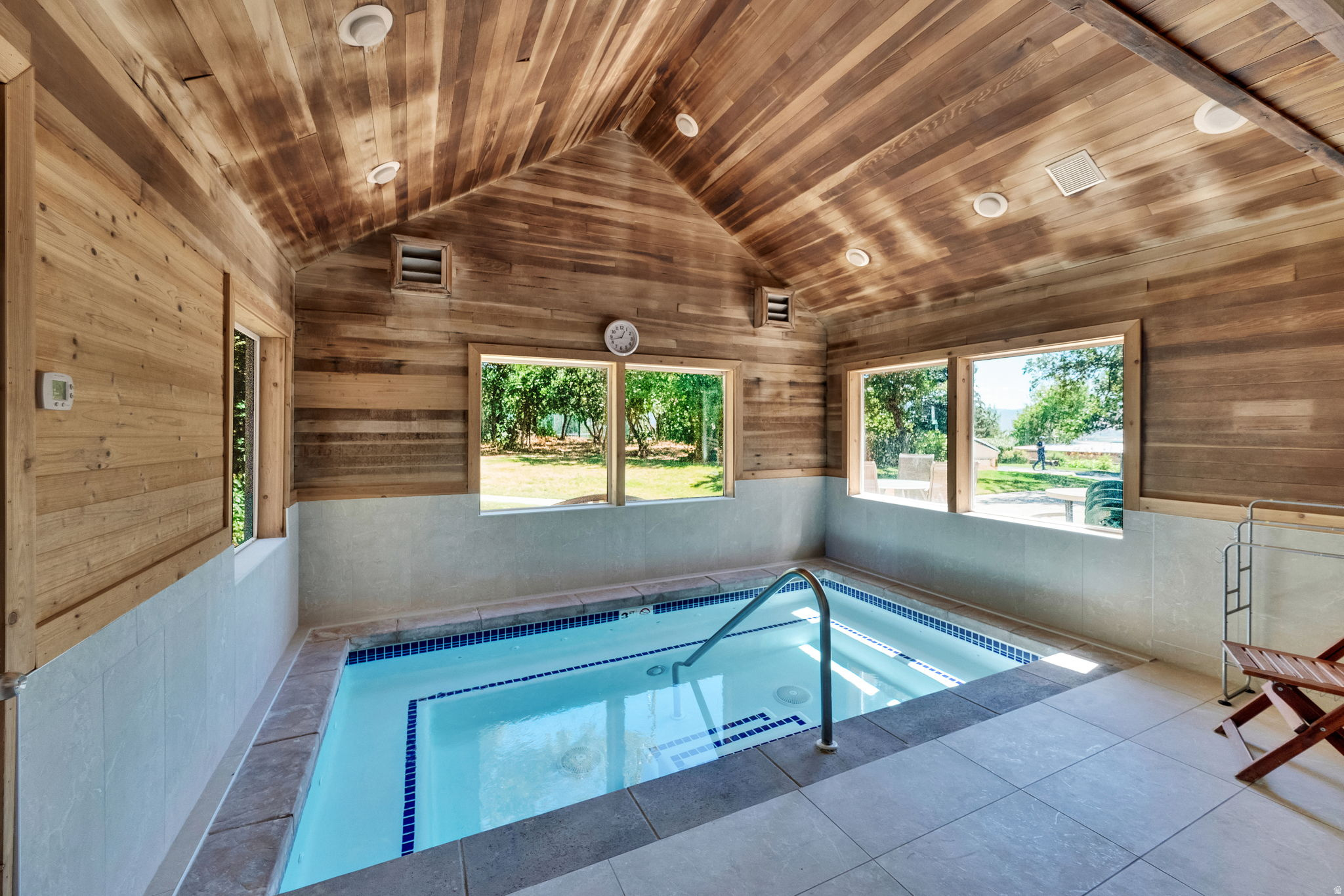 SWISS OAKS - Residential