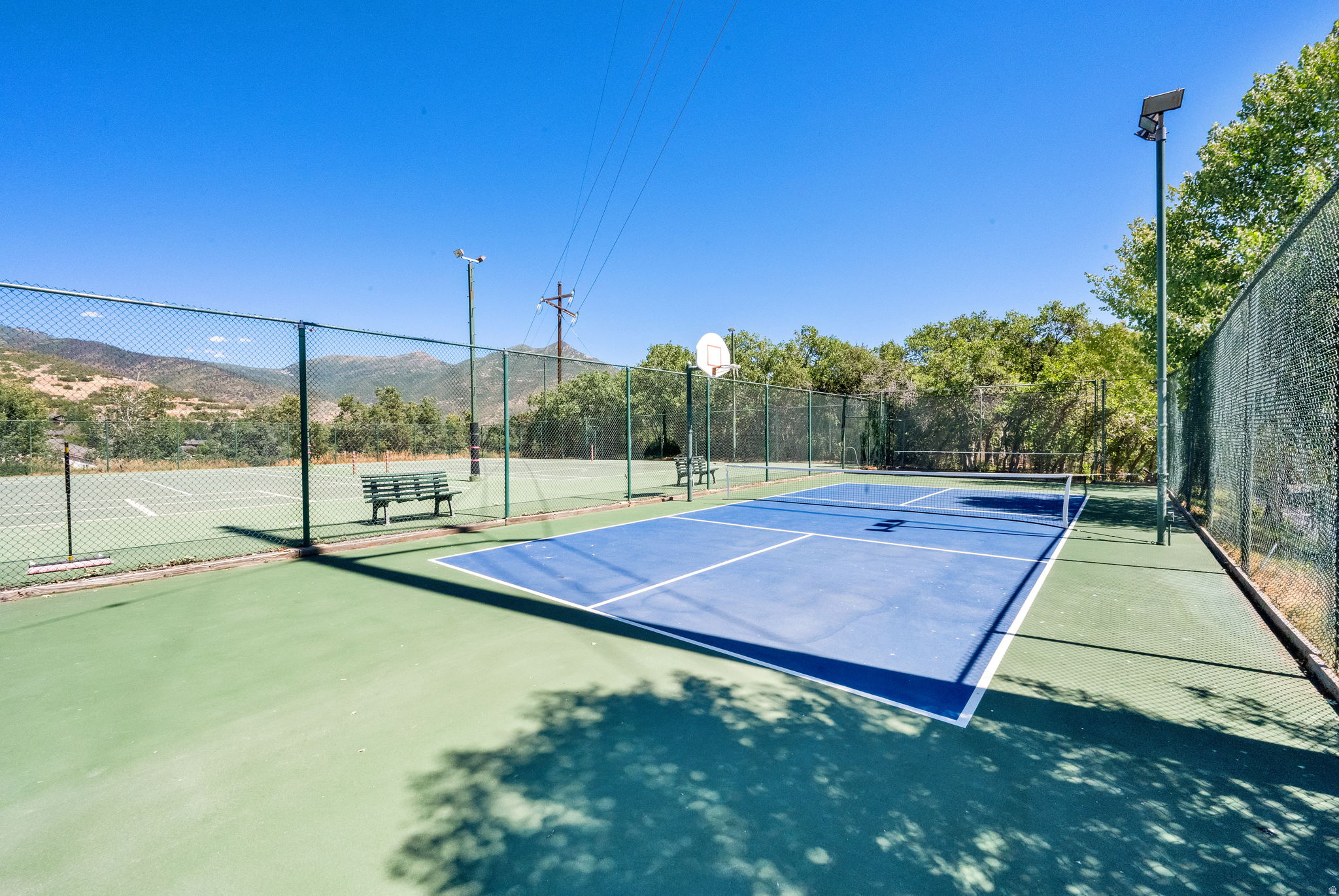 SWISS OAKS - Residential