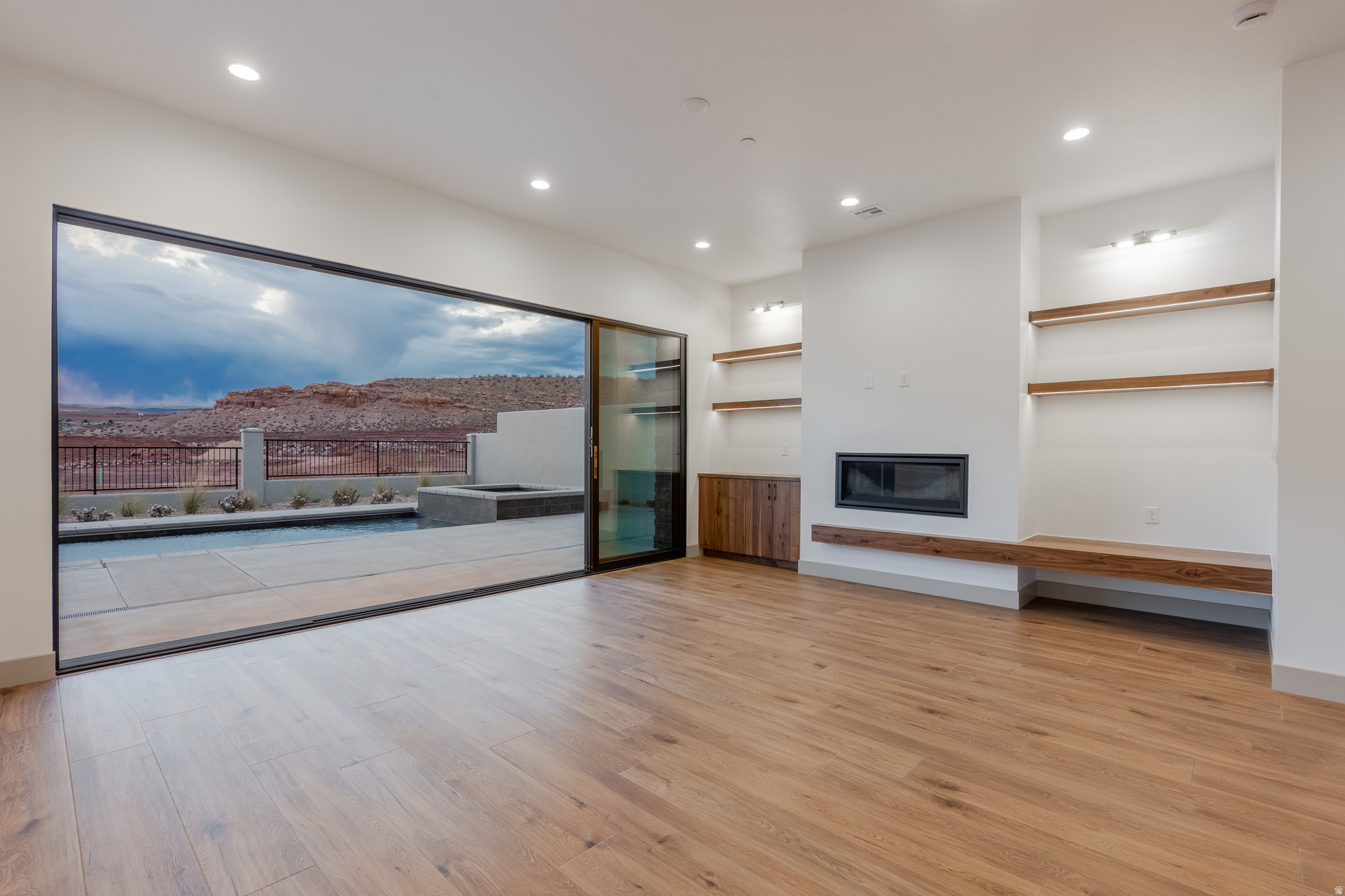 ISLAND AT CORAL CANYON - Residential