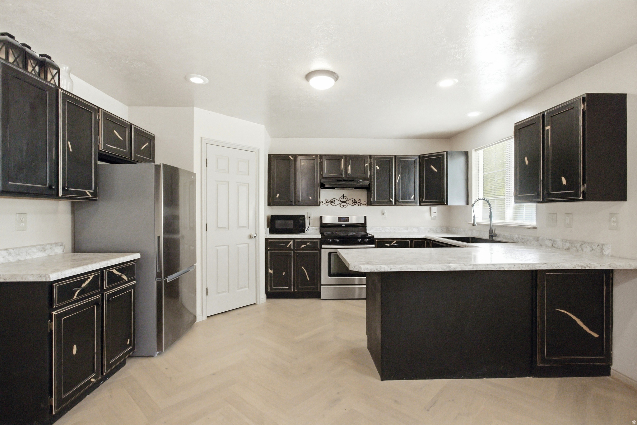 MOUNTAIN VIEW - Residential