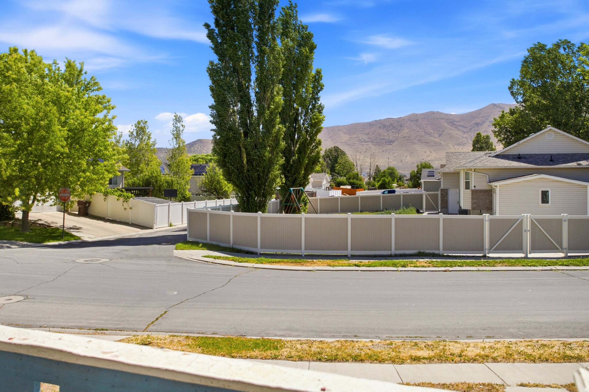 MOUNTAIN VIEW - Residential