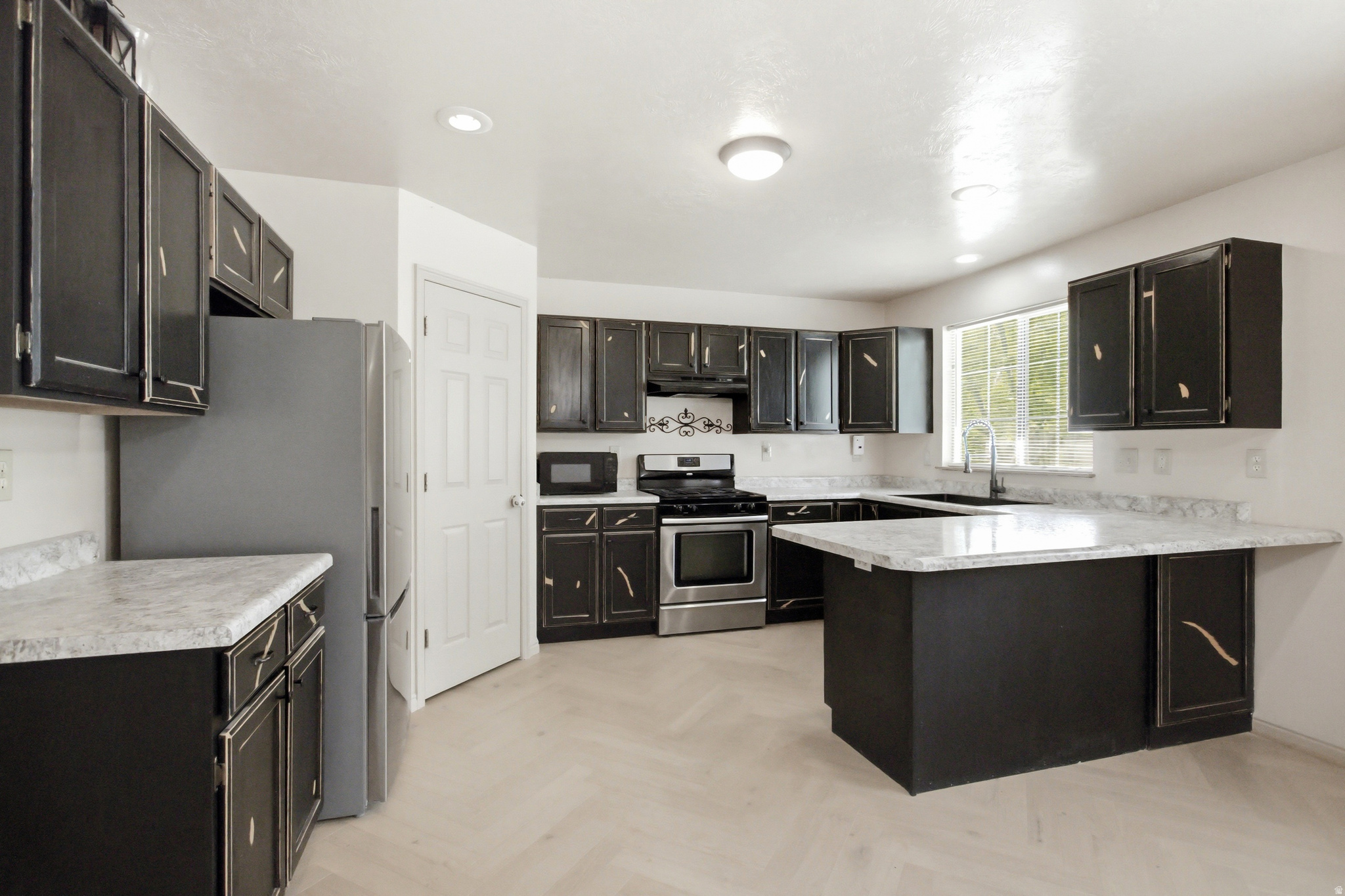 MOUNTAIN VIEW - Residential