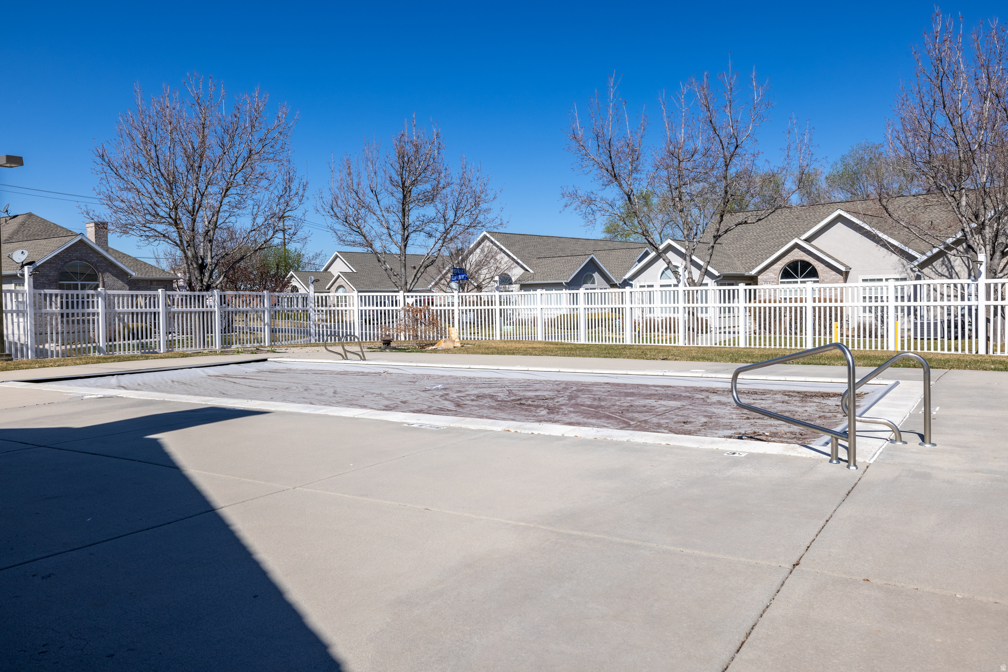 VALLEY VU VILLAS CONDOMINIUM - Residential