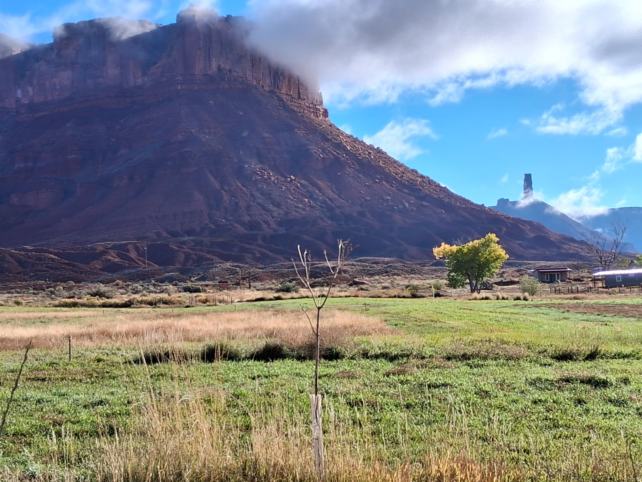 CASTLE VALLEY RIVER RANCHOS - Land