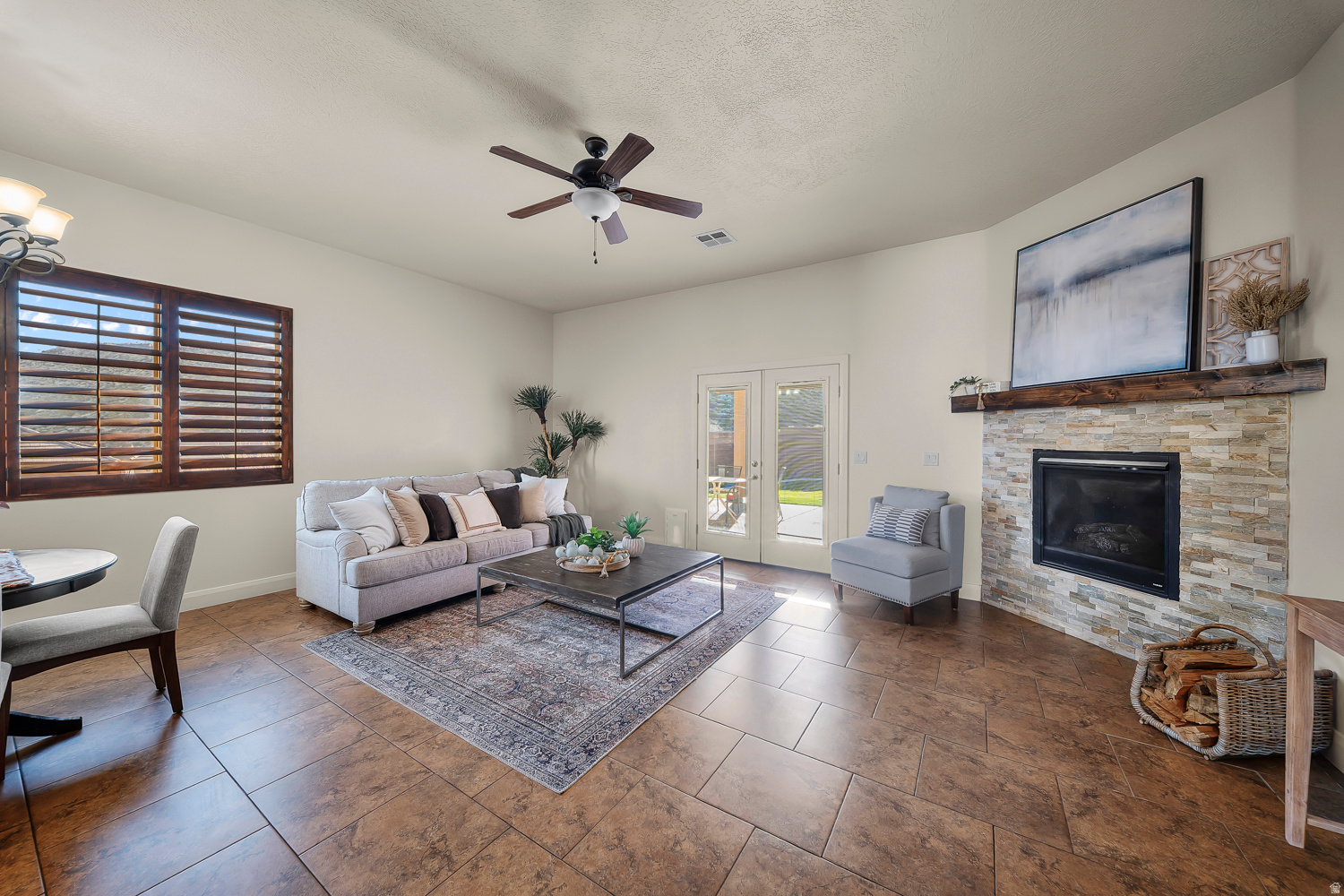CRIMSON VIEW - Residential