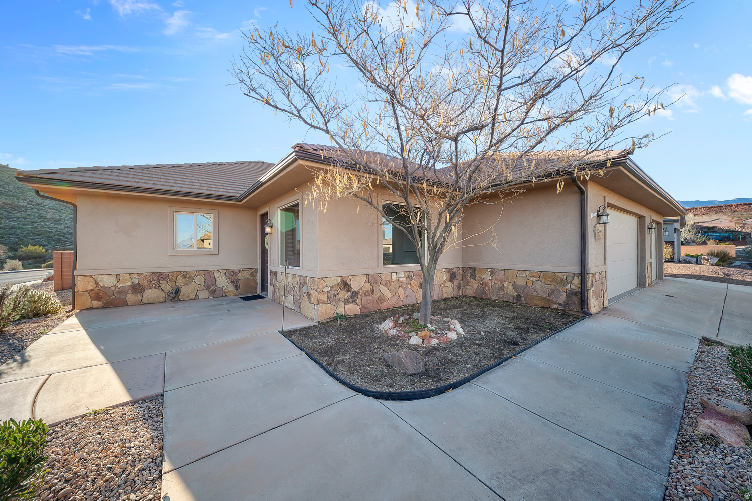 CRIMSON VIEW - Residential