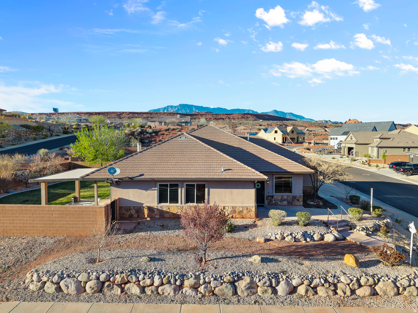 CRIMSON VIEW - Residential