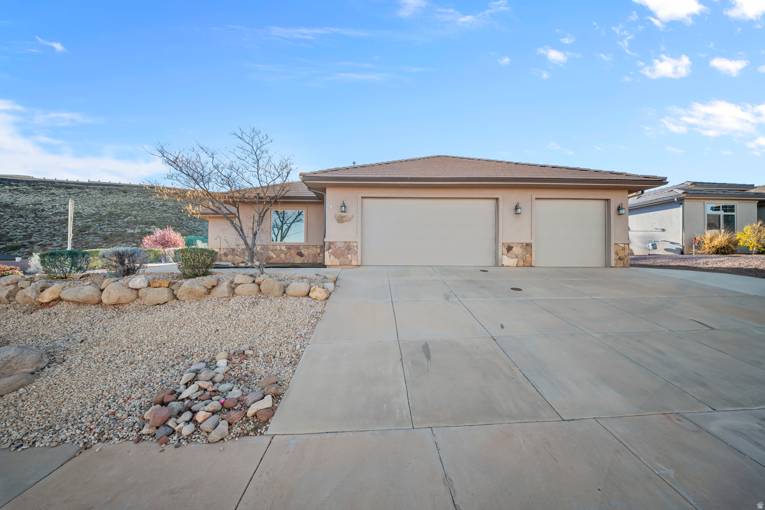CRIMSON VIEW - Residential