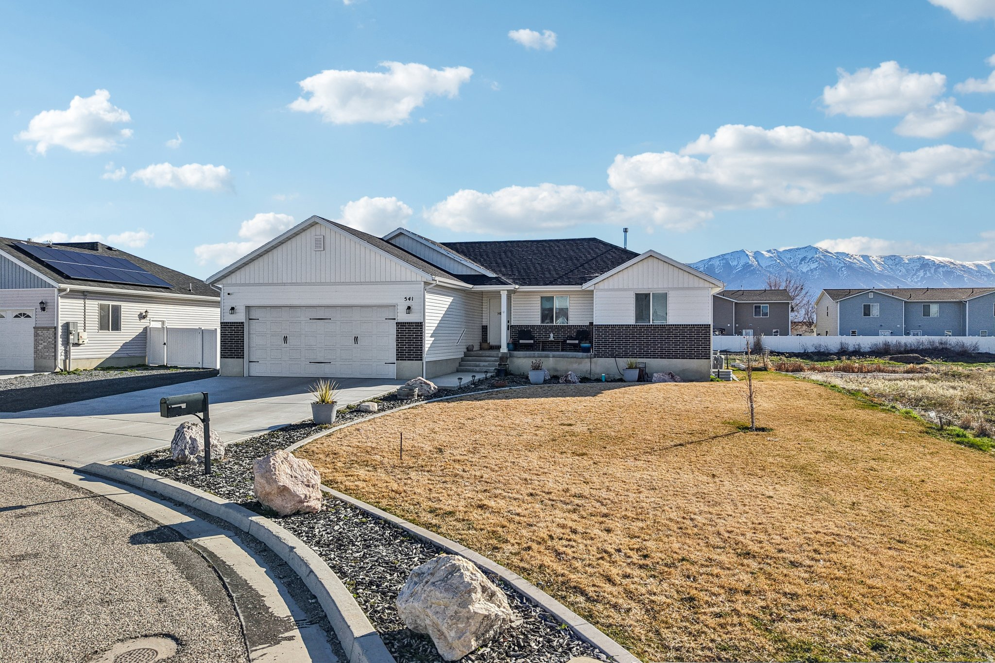 CHADAZ ESTATES - Residential