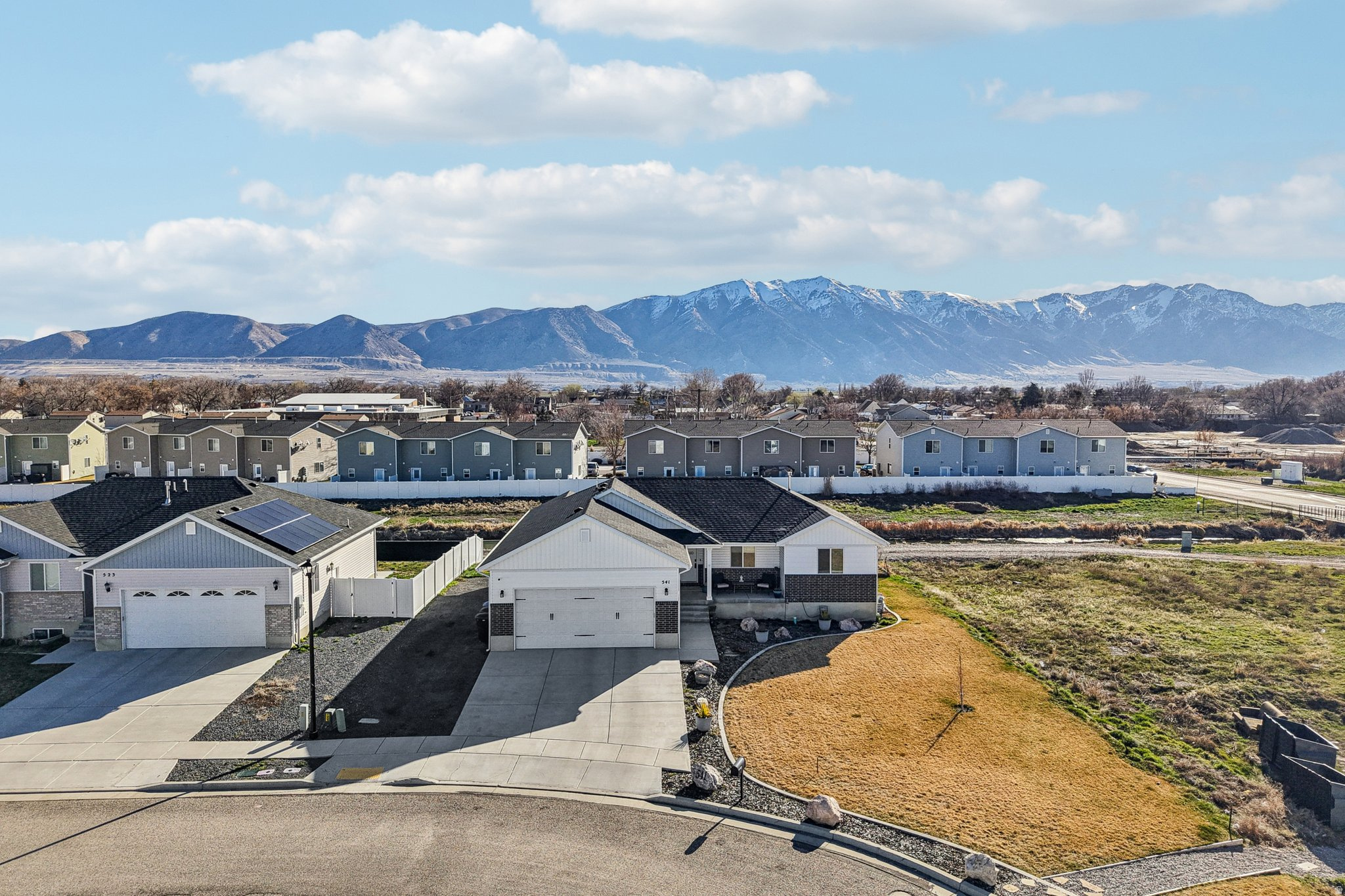CHADAZ ESTATES - Residential