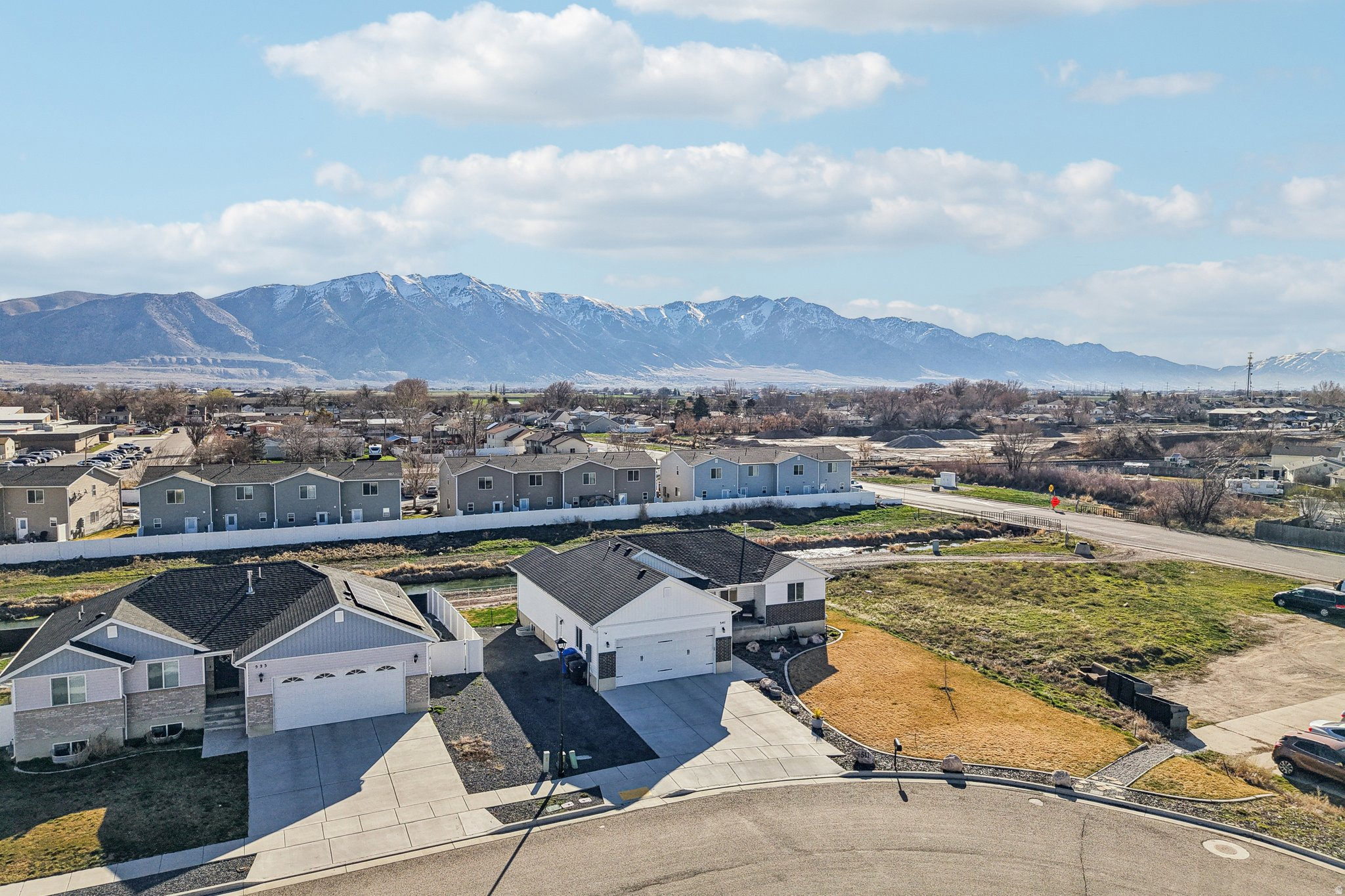 CHADAZ ESTATES - Residential
