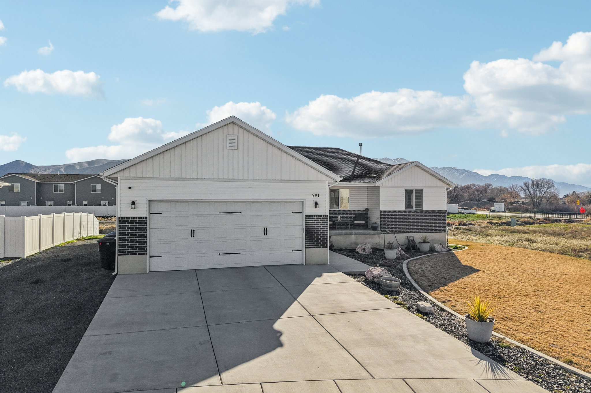 CHADAZ ESTATES - Residential