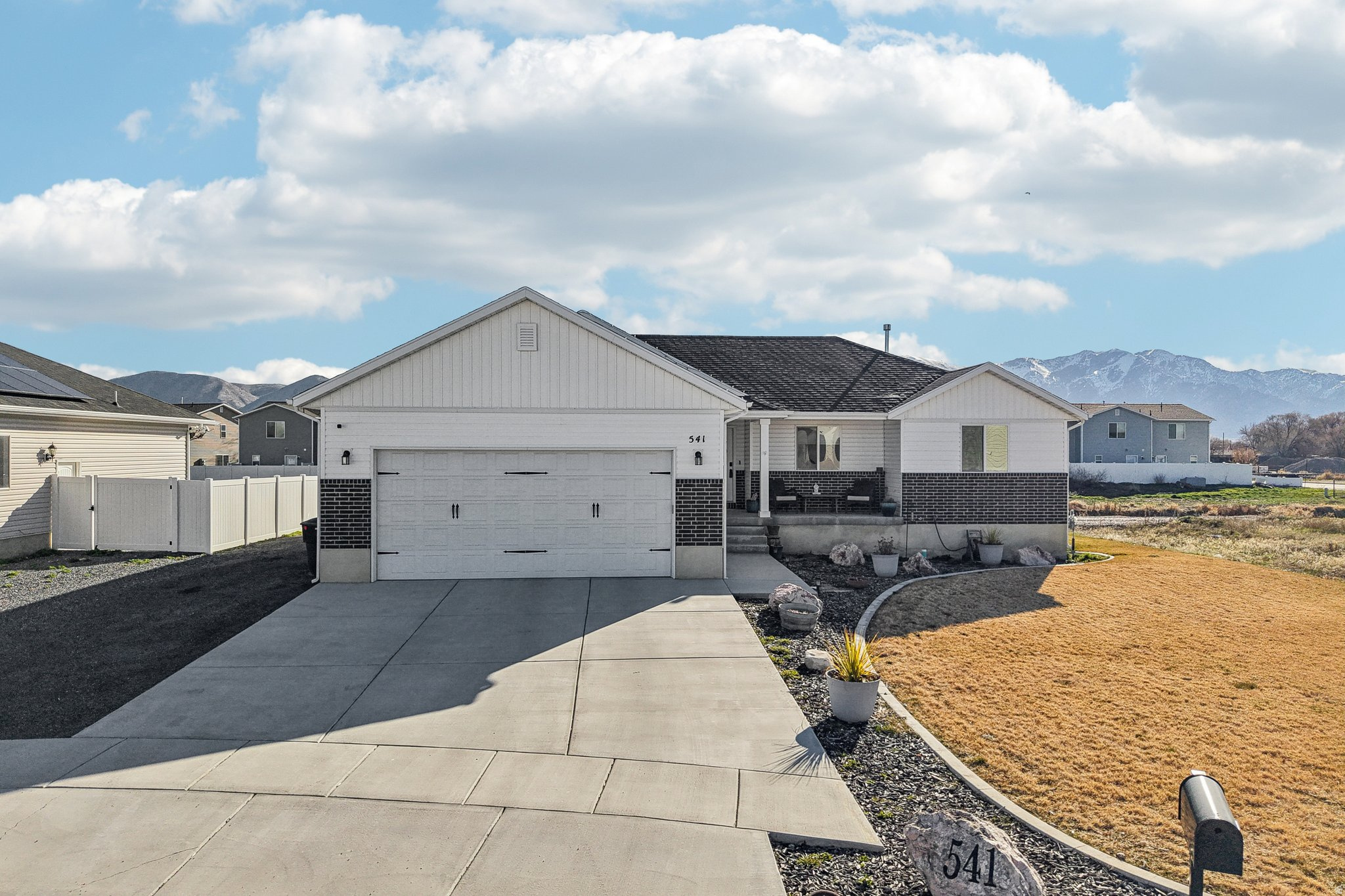 CHADAZ ESTATES - Residential
