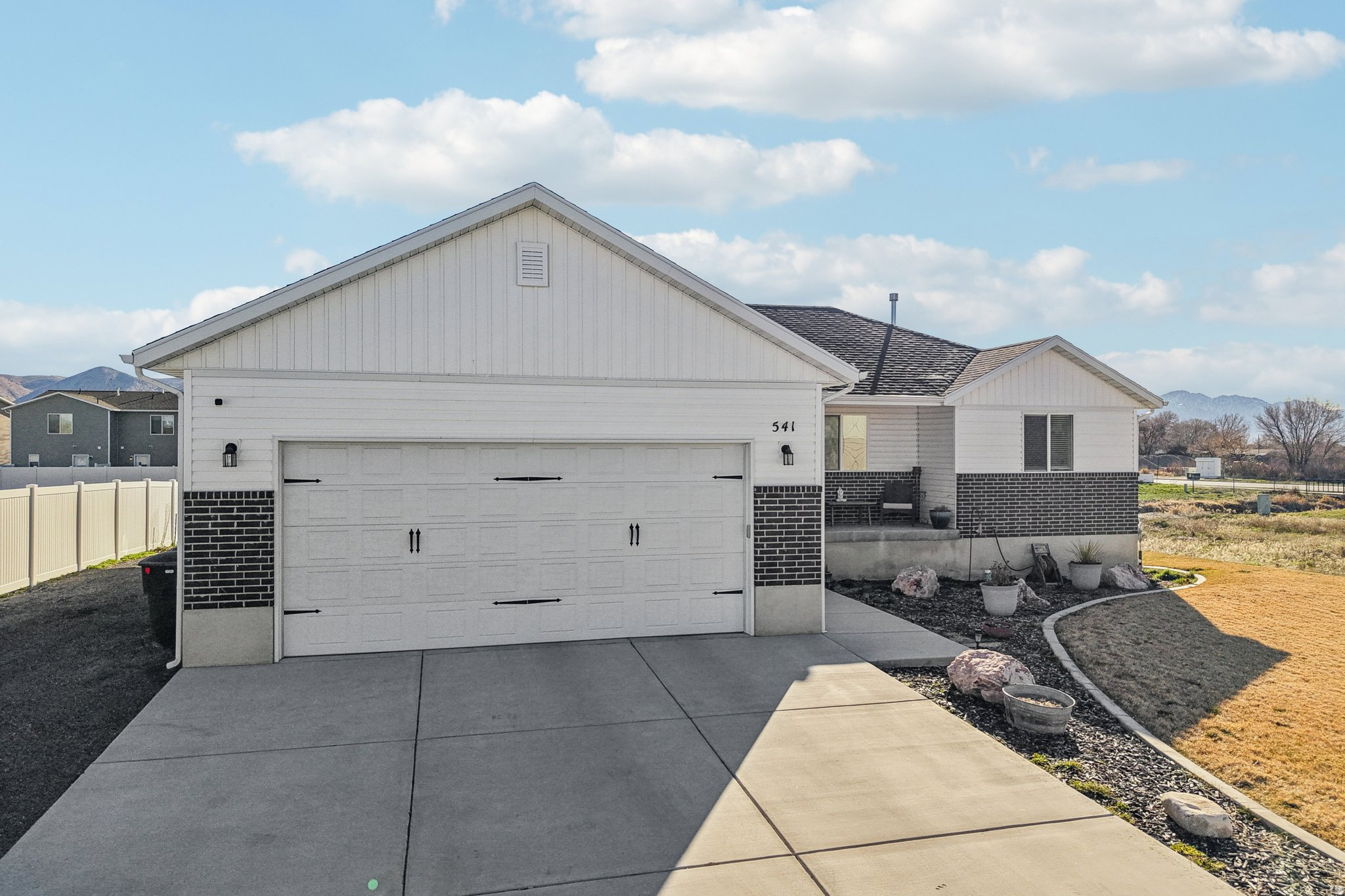 CHADAZ ESTATES - Residential