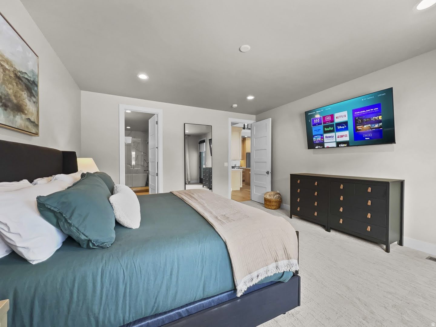 MAYFLOWER LAKESIDE - Residential