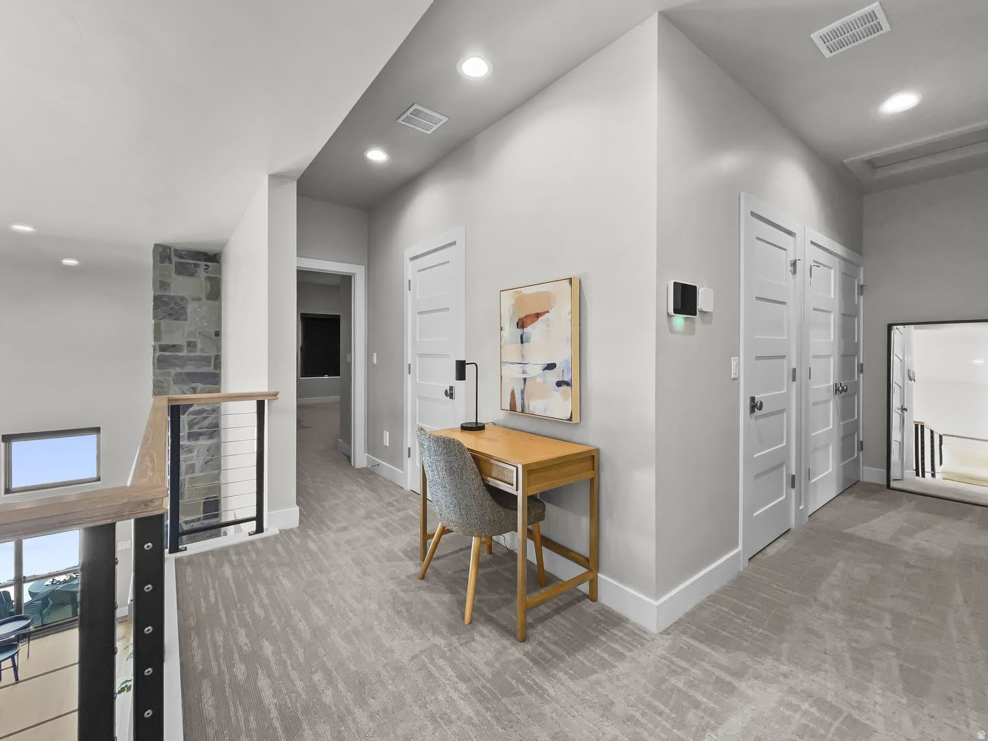 MAYFLOWER LAKESIDE - Residential