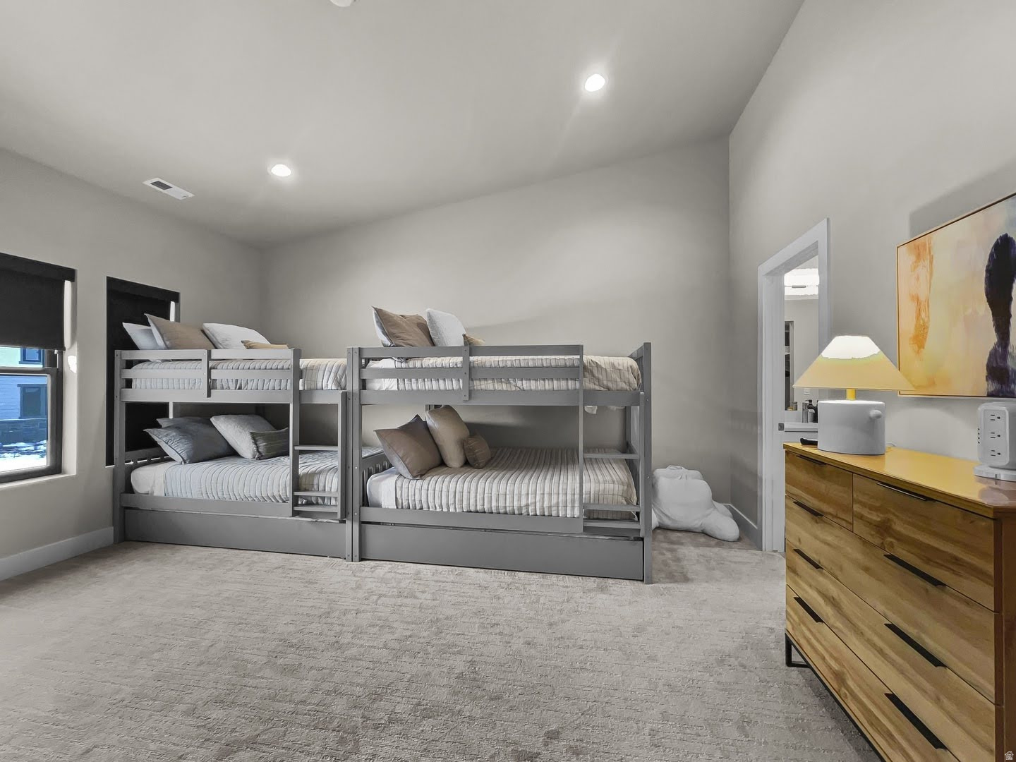 MAYFLOWER LAKESIDE - Residential