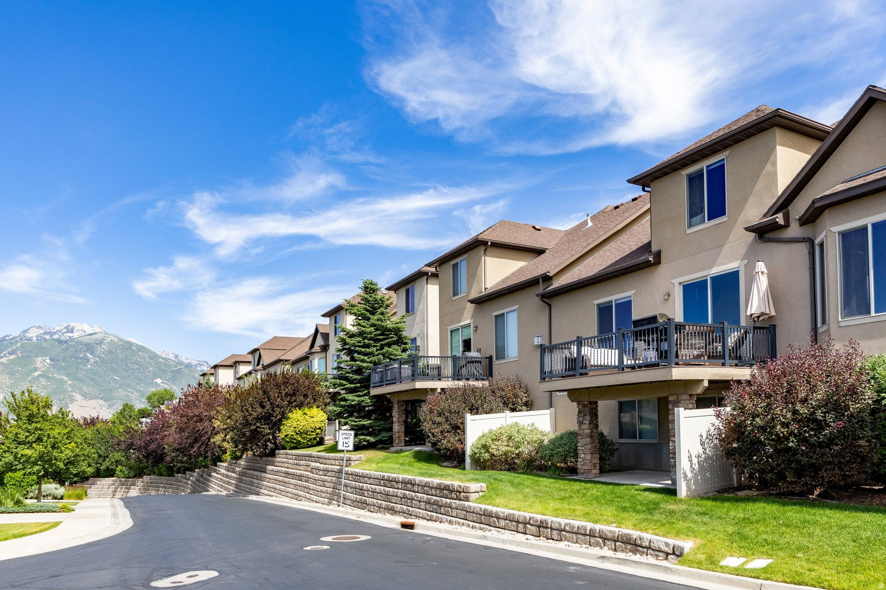 TRAVERSE CHATEAUX - Residential