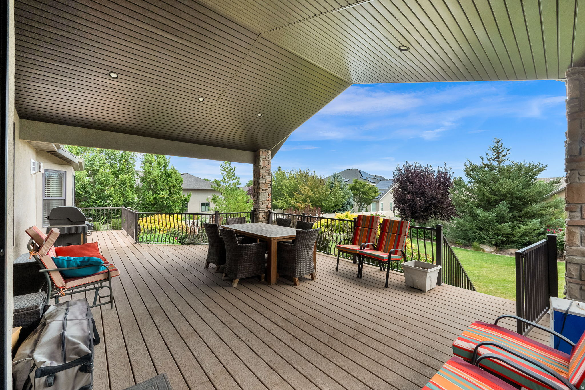 BISON RIDGE - Residential