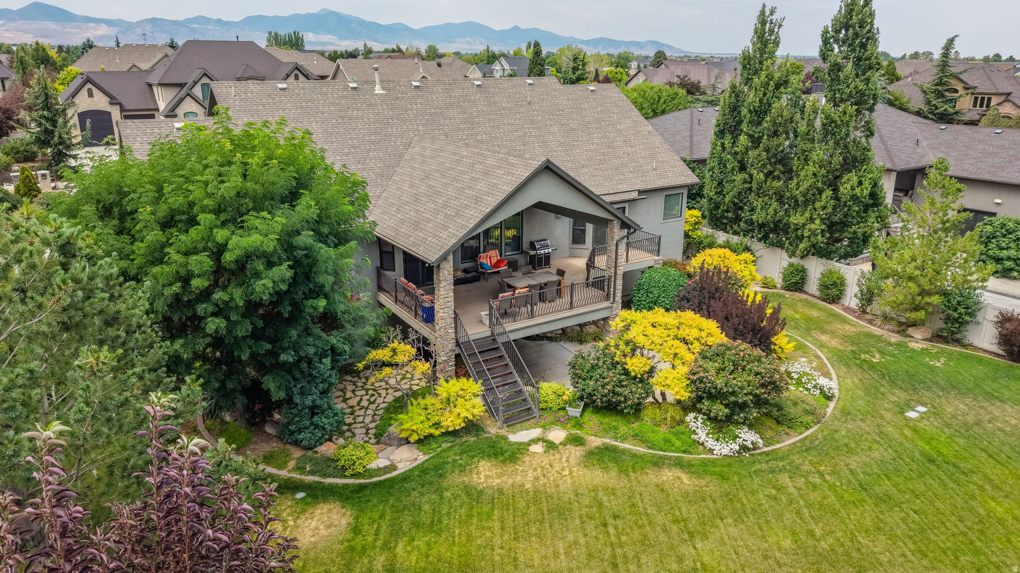 BISON RIDGE - Residential