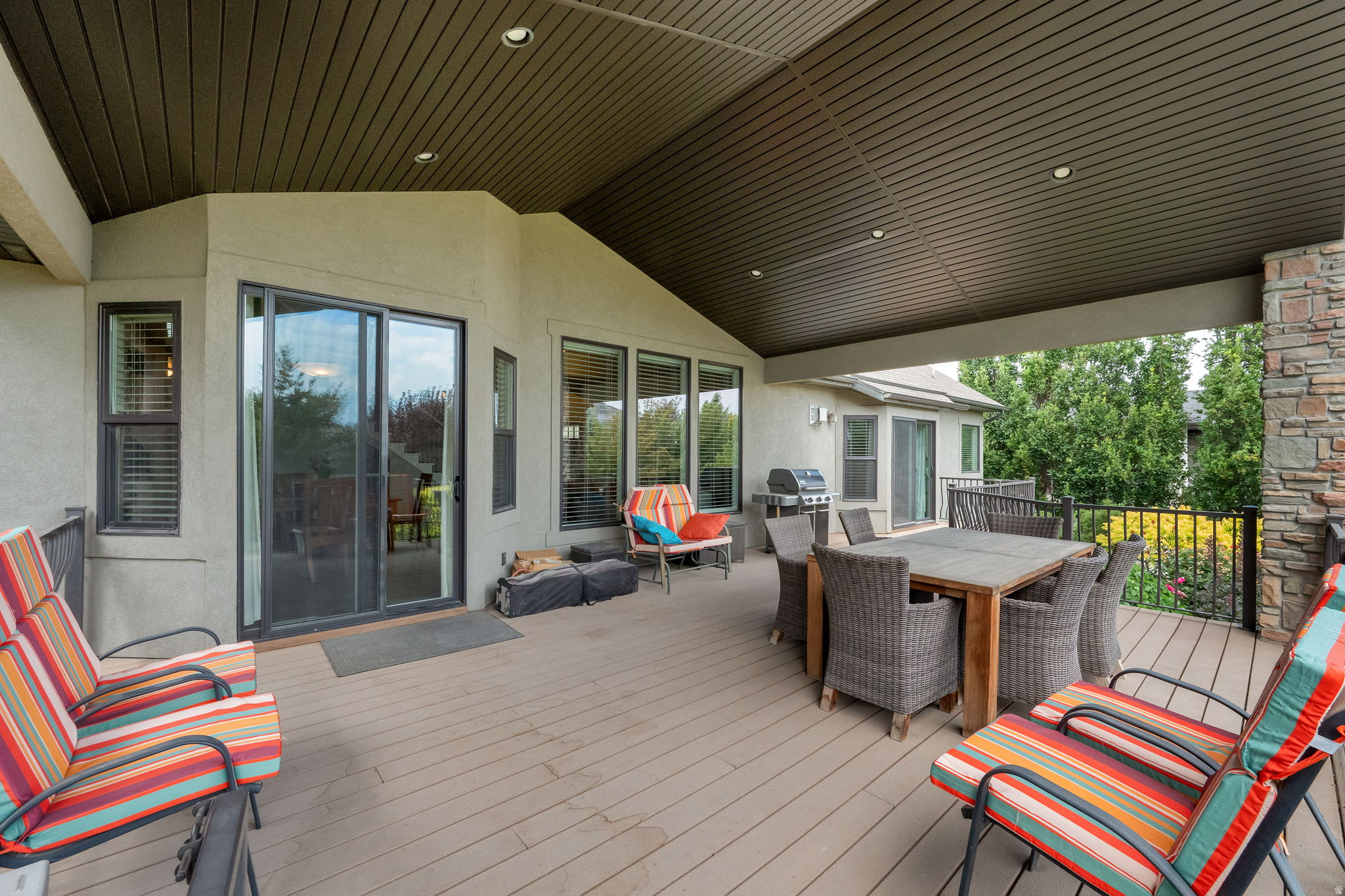 BISON RIDGE - Residential
