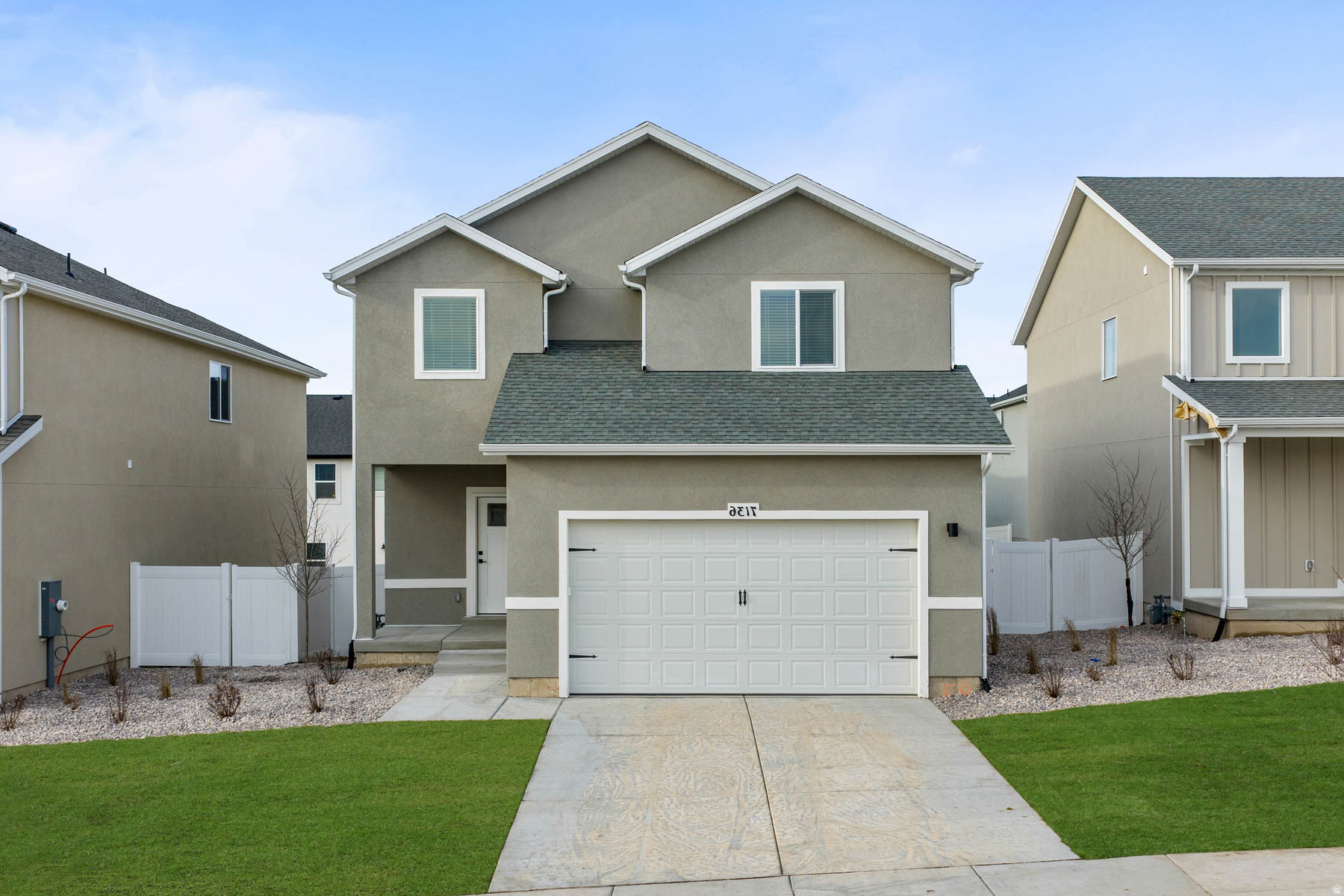 Ready to have a home that has a walk-out basement that has a stunning view of the Eagle Mountain Valley and the breathe taking mountains that Utah has to offer? Come see for yourself and you will not be dissapointed!