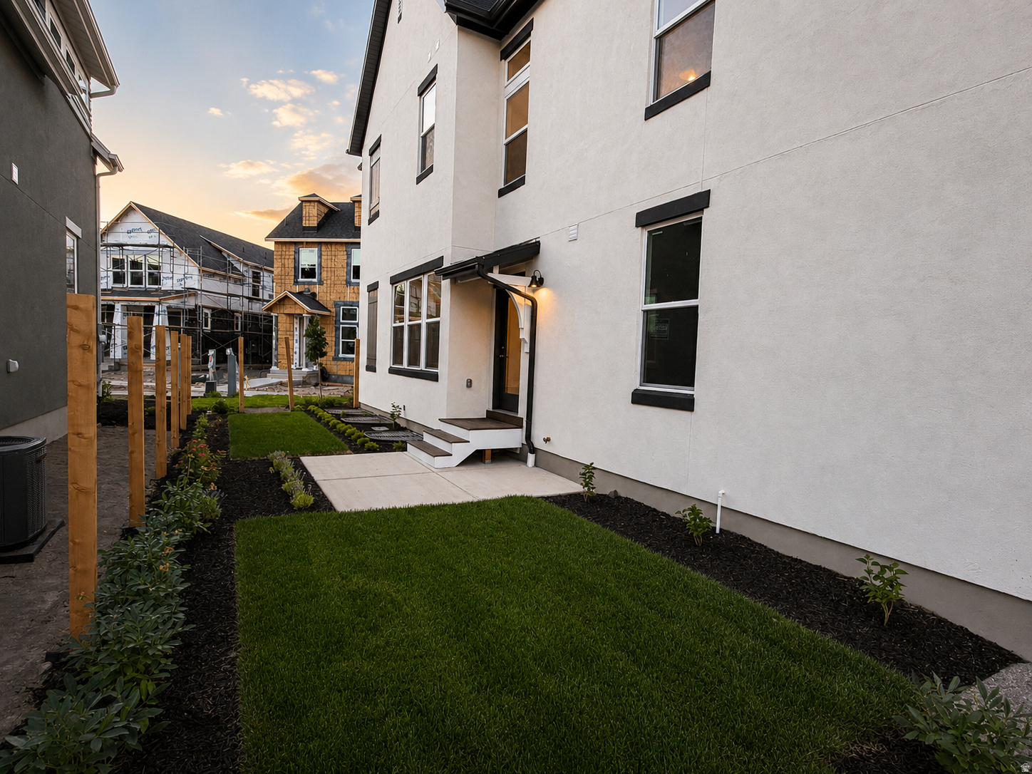 DAYBREAK - Residential