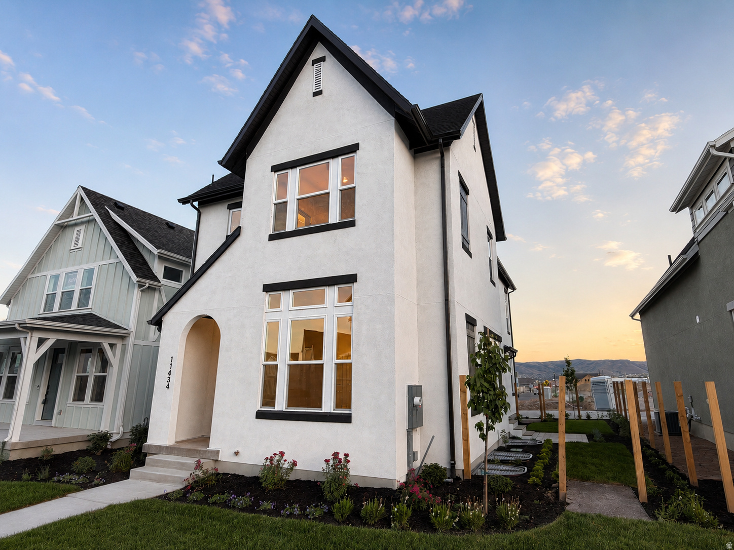 DAYBREAK - Residential
