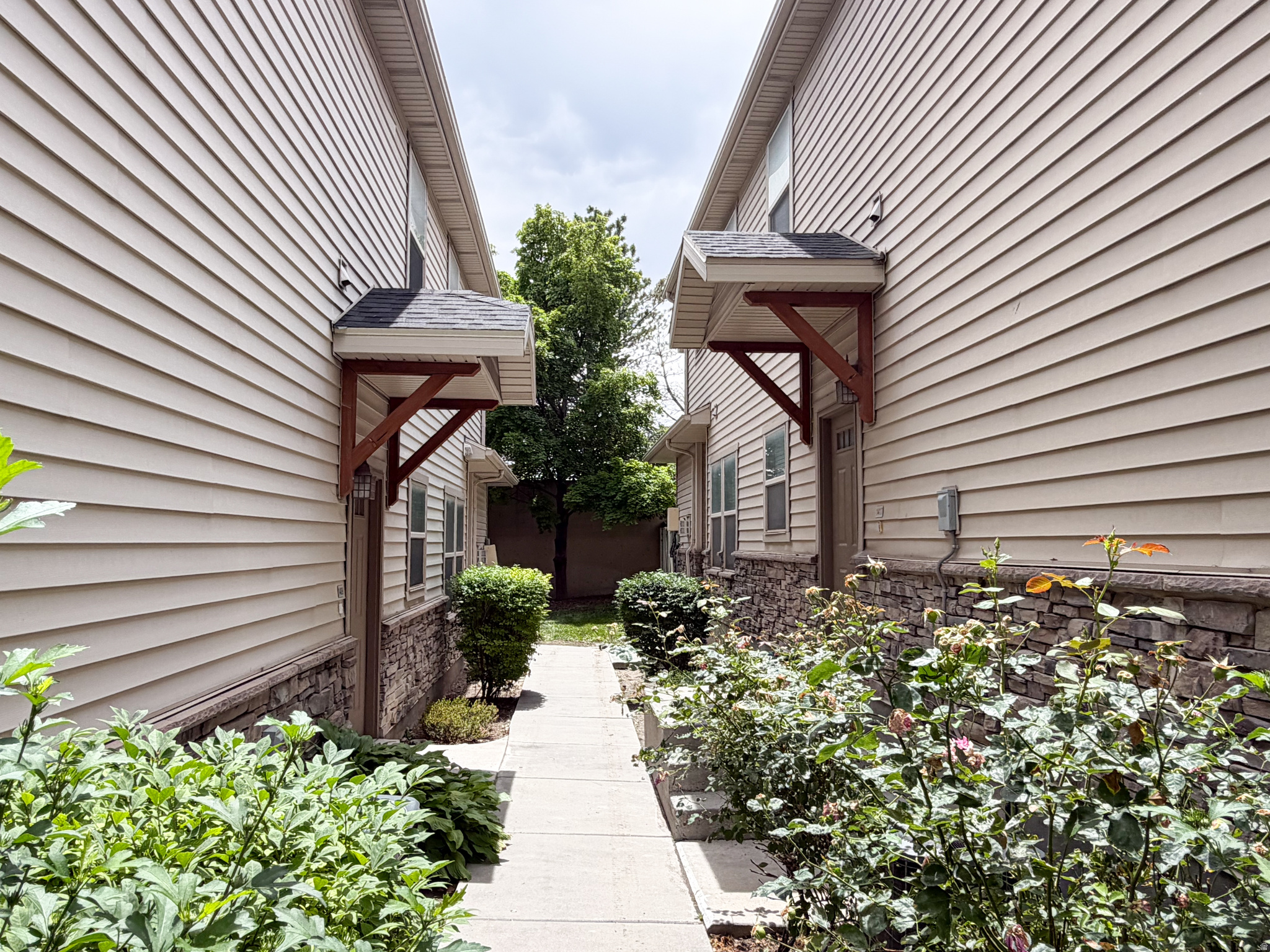 STONEGATE - Residential