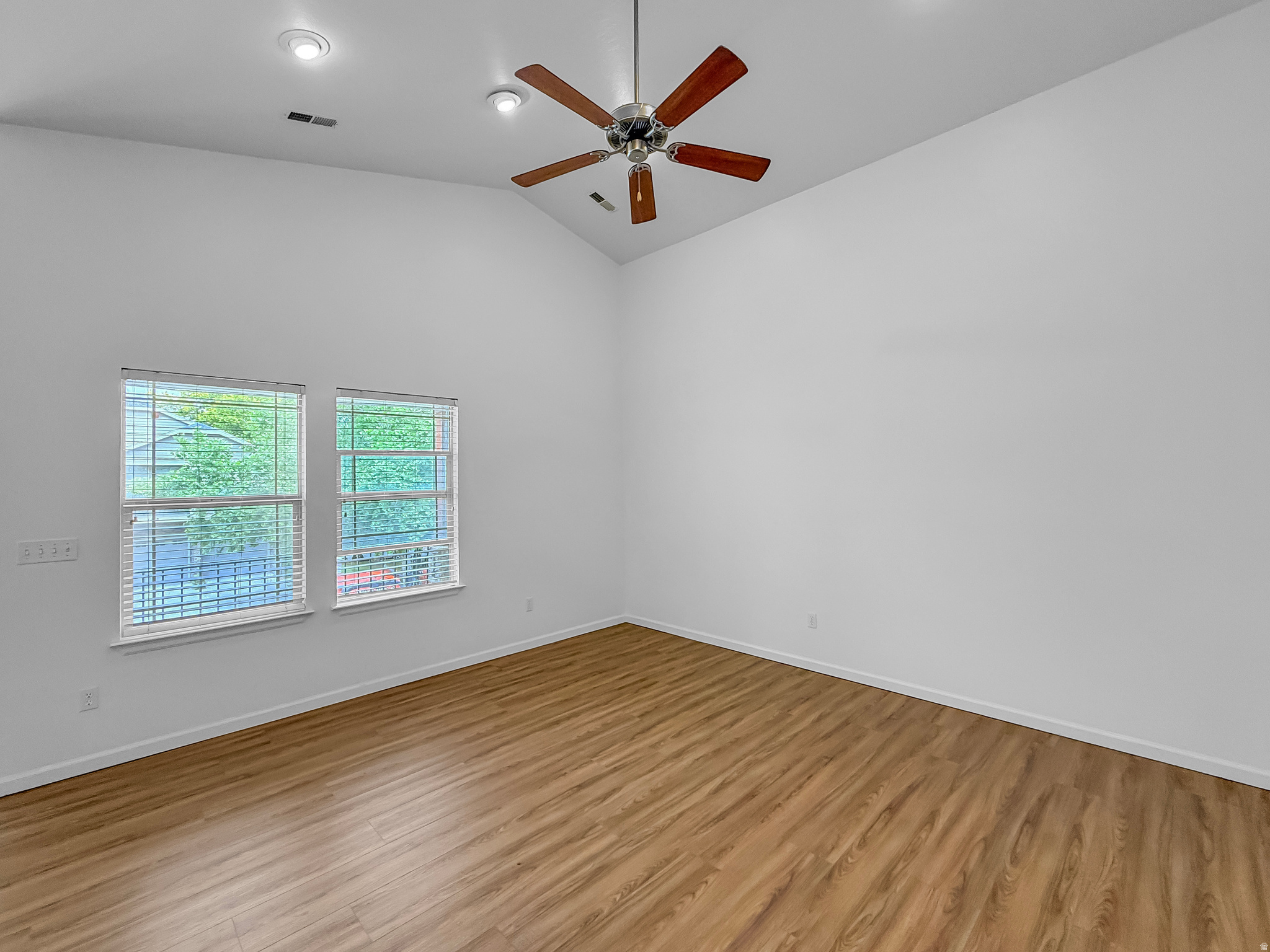 STONEGATE - Residential