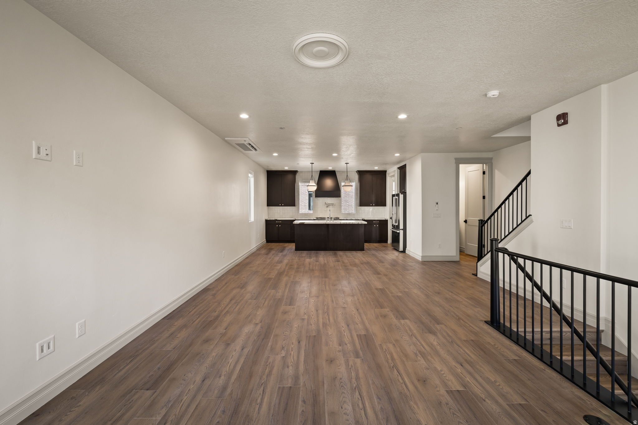 THE IRIS - Residential