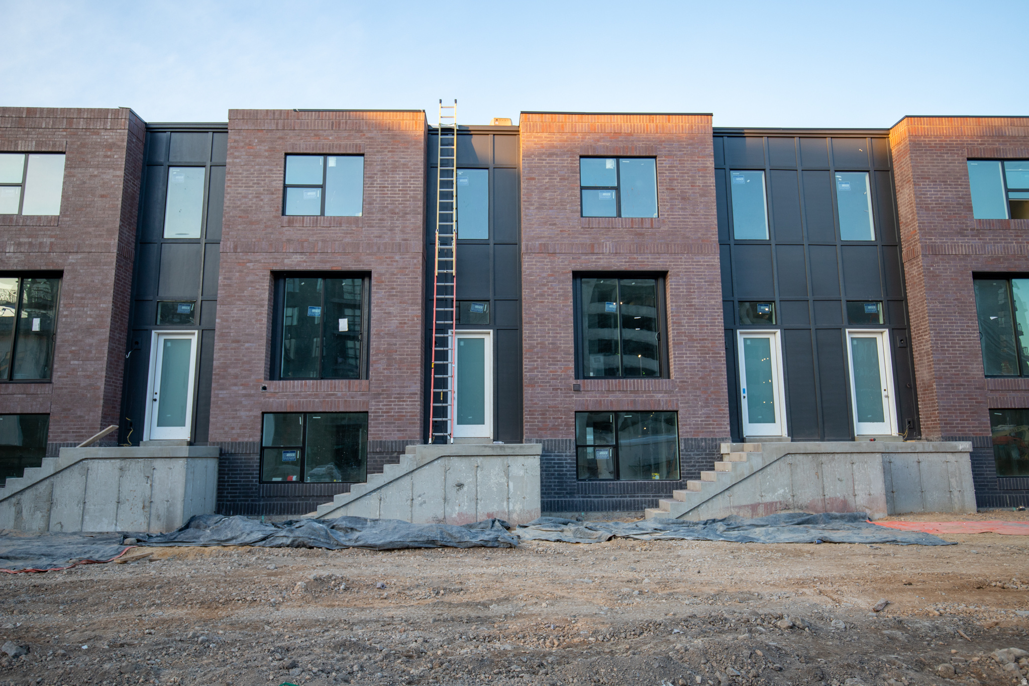 THE IRIS - Residential