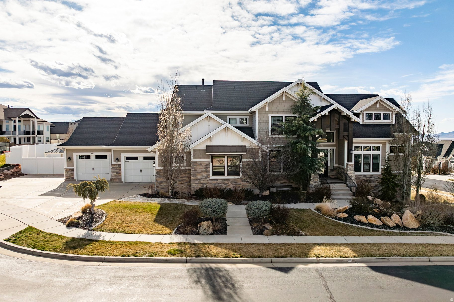 EAGLEPOINTE ESTATES - Residential