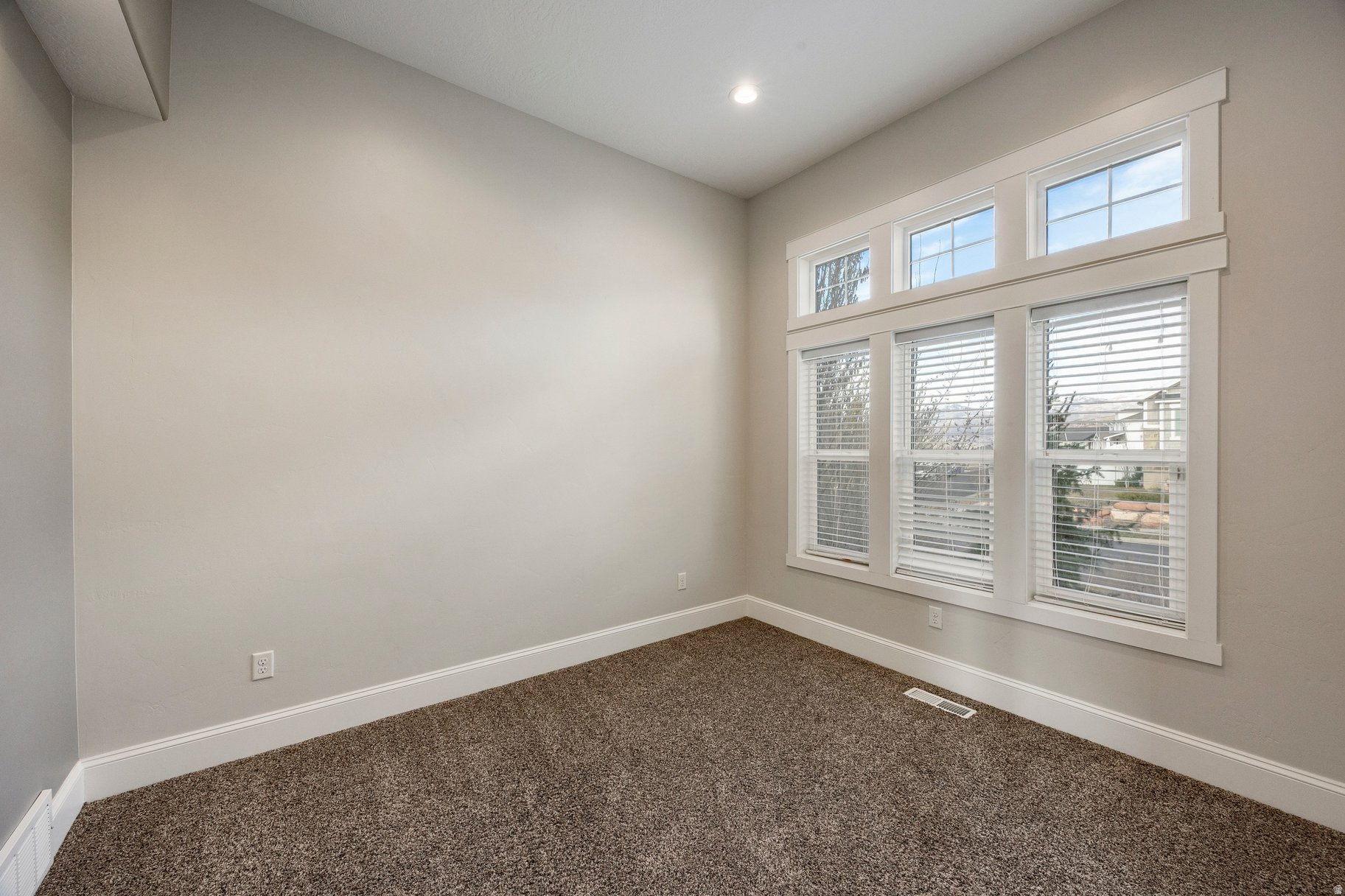 EAGLEPOINTE ESTATES - Residential