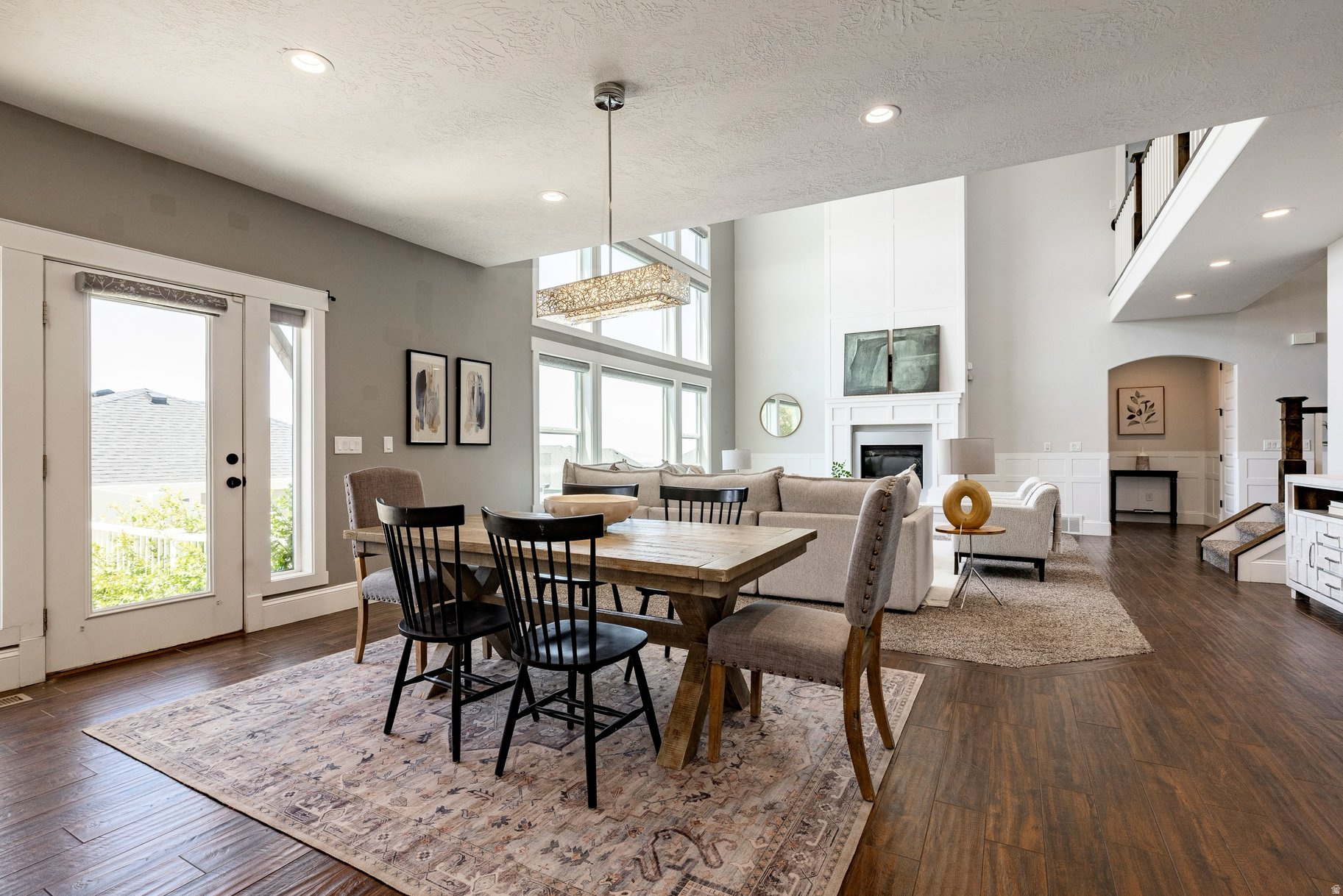 EAGLEPOINTE ESTATES - Residential