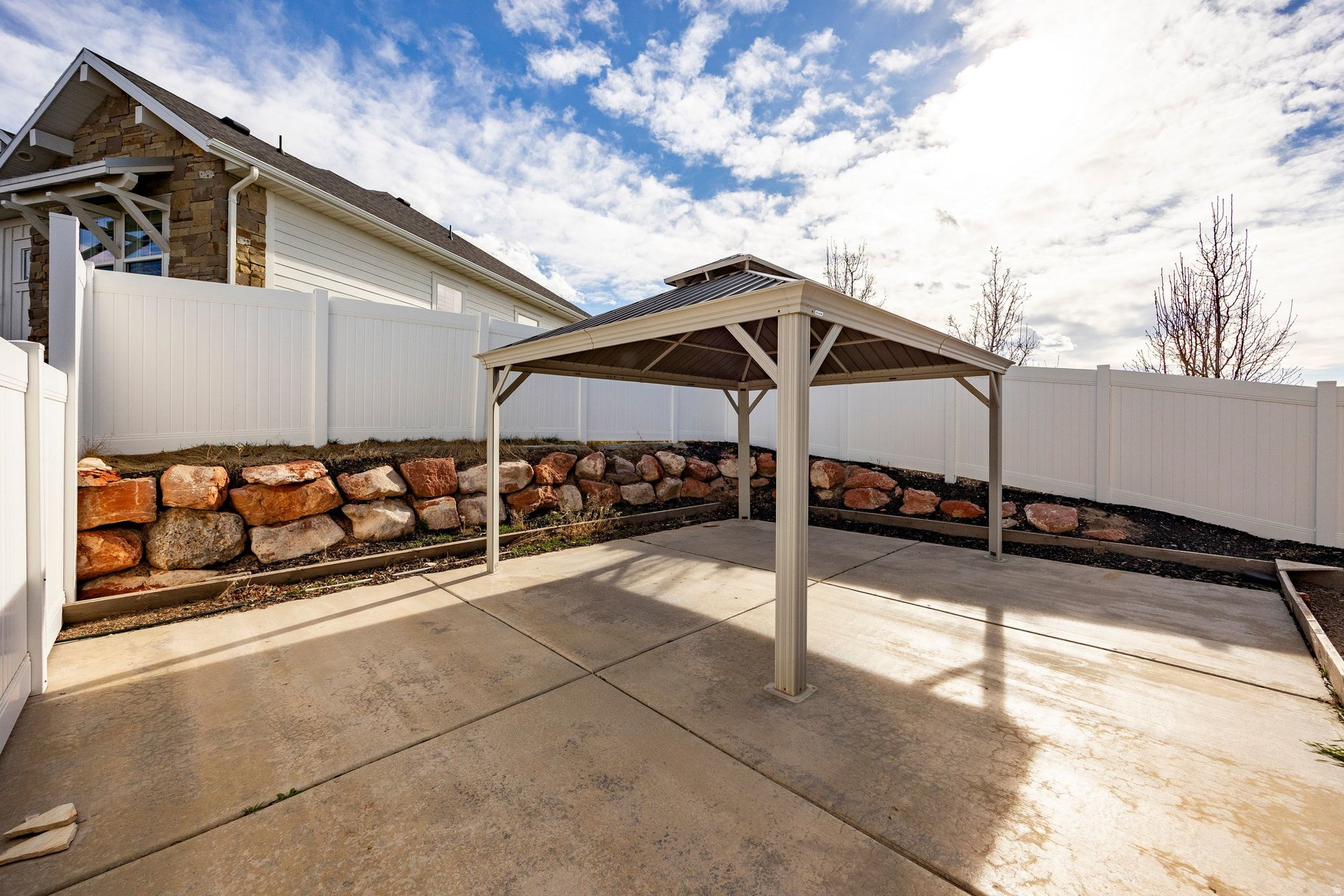 EAGLEPOINTE ESTATES - Residential