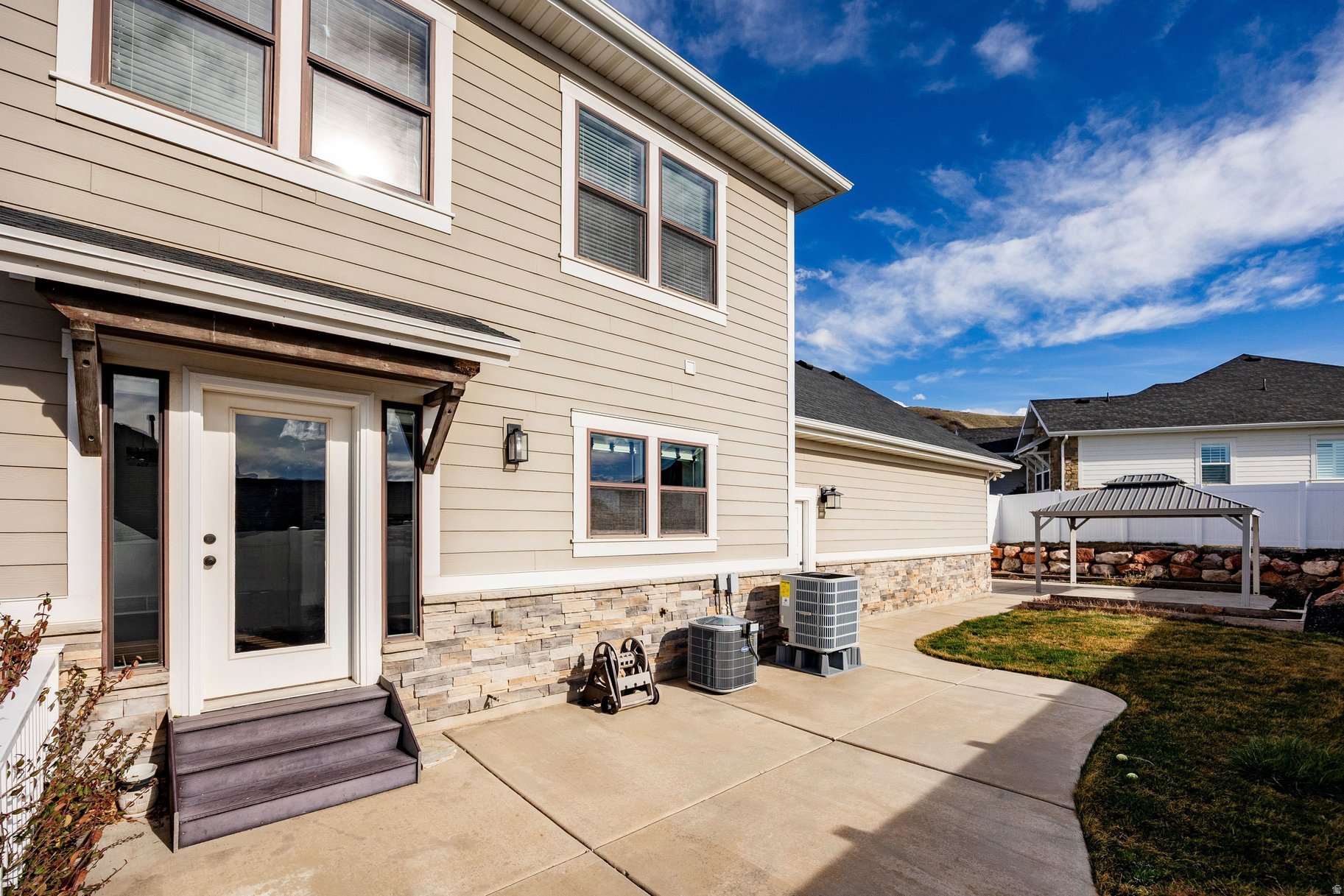 EAGLEPOINTE ESTATES - Residential