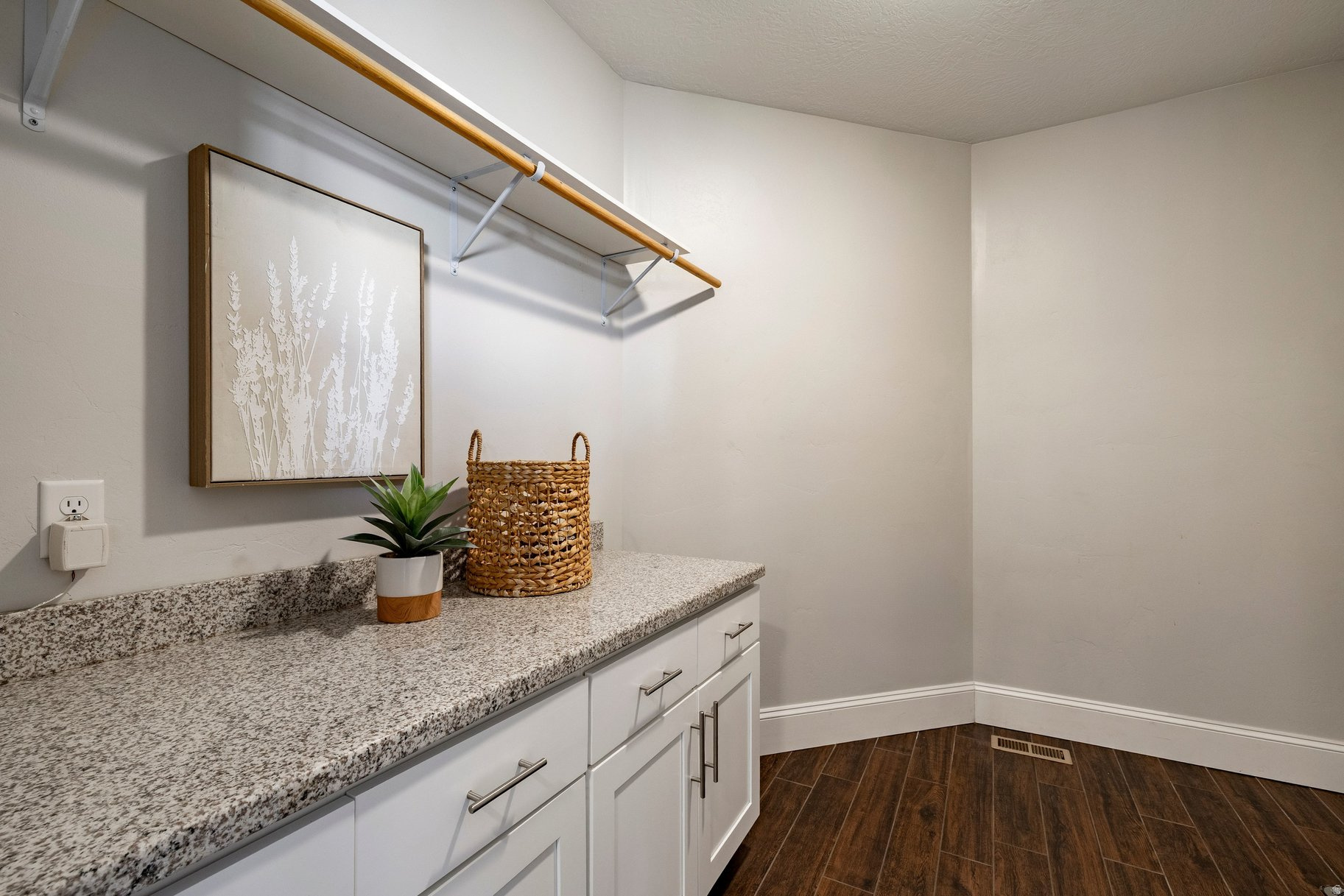 EAGLEPOINTE ESTATES - Residential