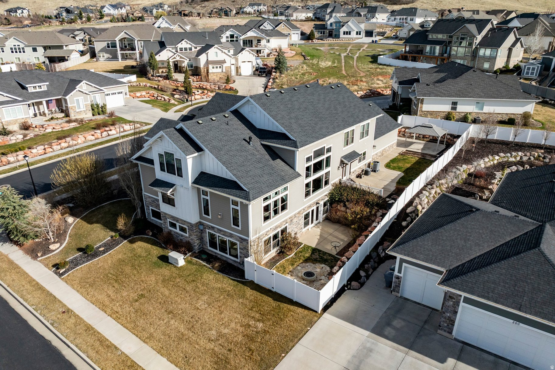EAGLEPOINTE ESTATES - Residential