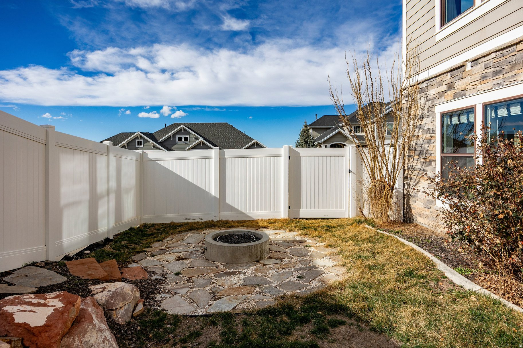 EAGLEPOINTE ESTATES - Residential