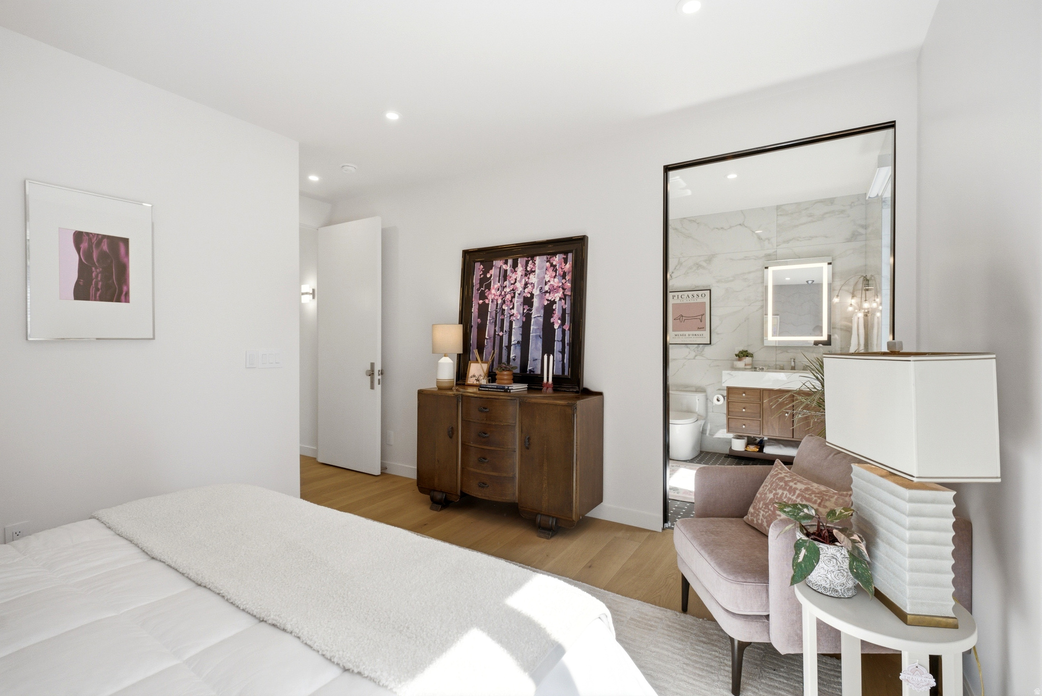 HAMPTONS - Residential Lease