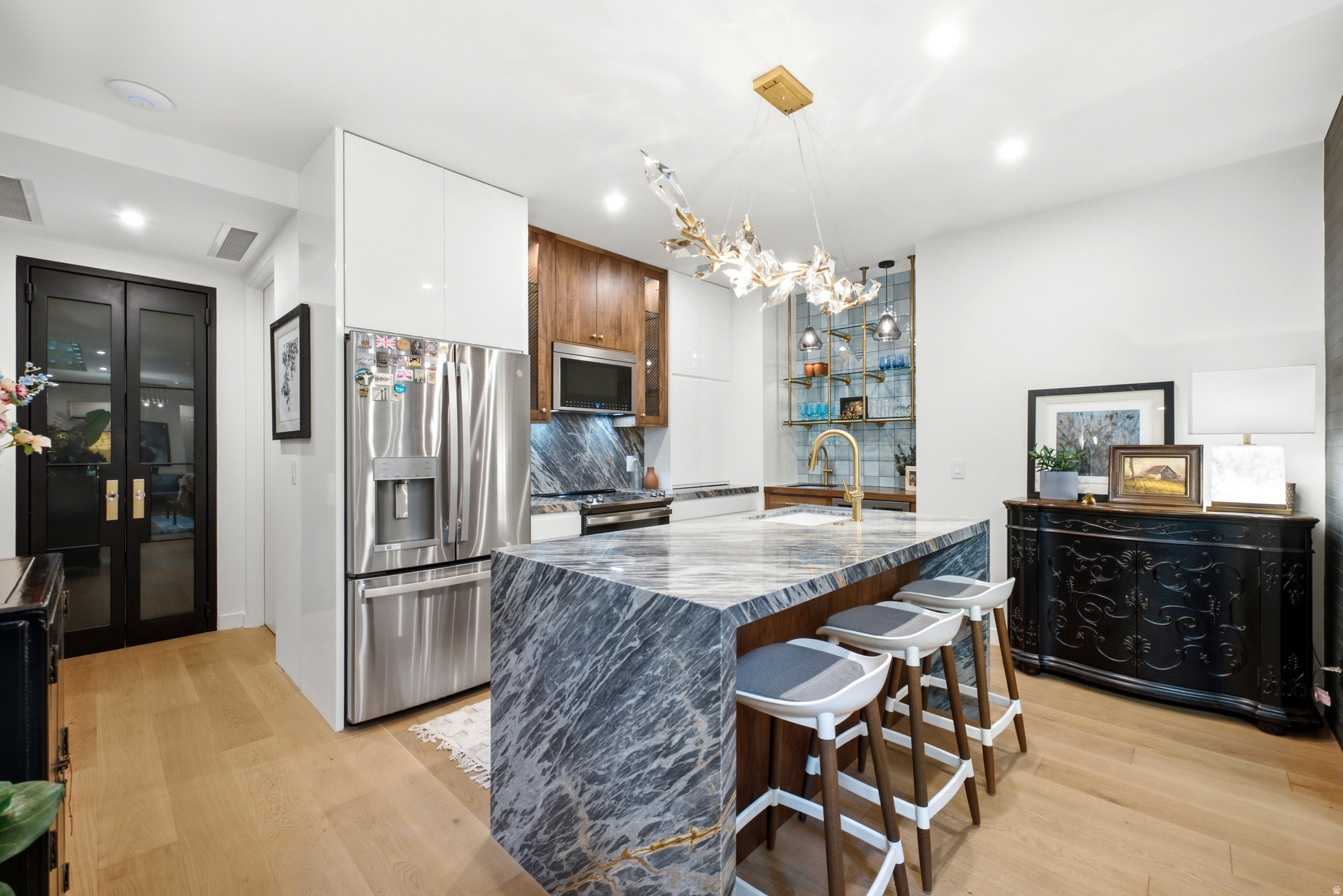 HAMPTONS - Residential Lease