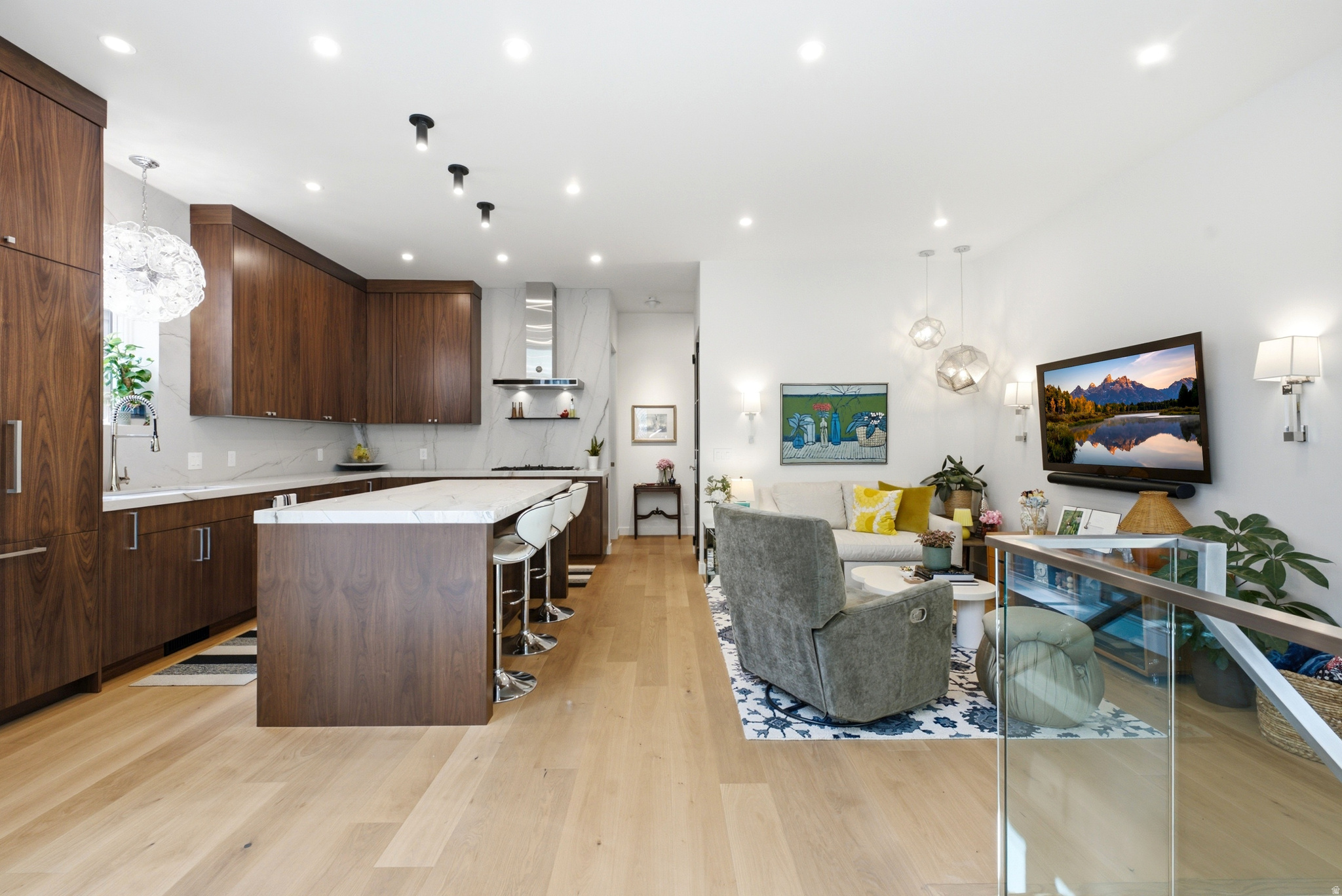 HAMPTONS - Residential Lease