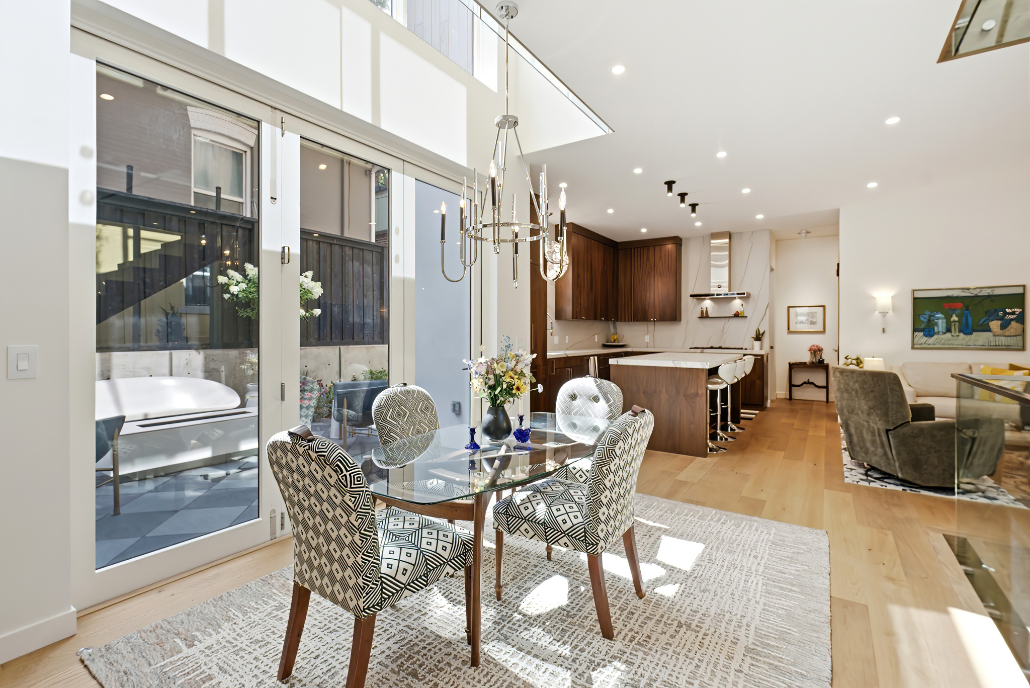 HAMPTONS - Residential Lease