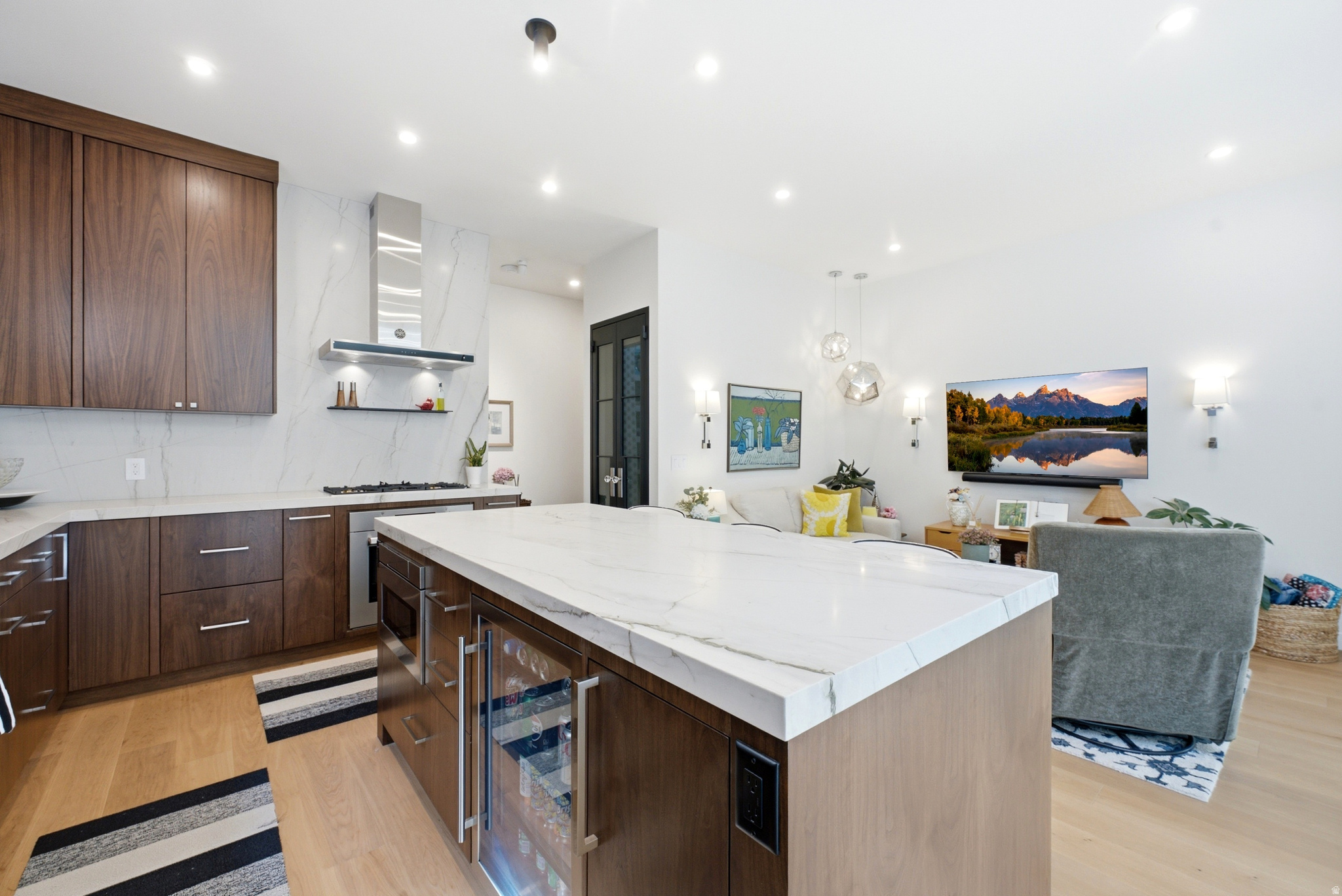 HAMPTONS - Residential Lease