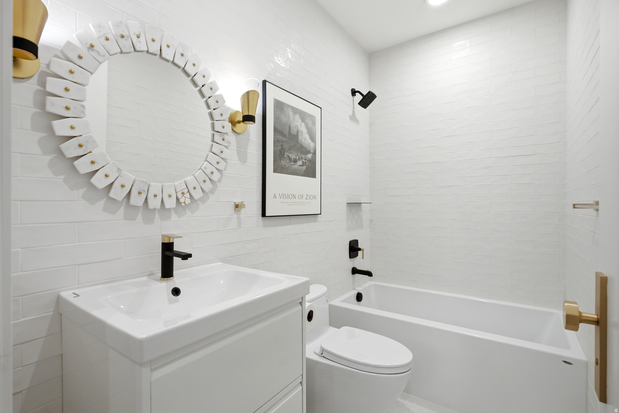 HAMPTONS - Residential Lease