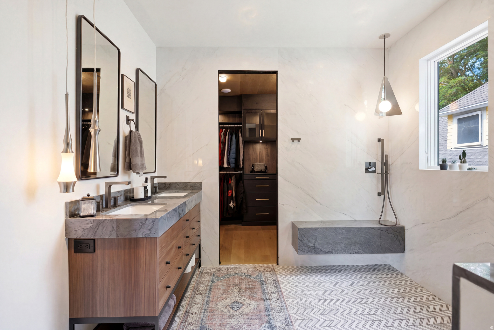 HAMPTONS - Residential Lease