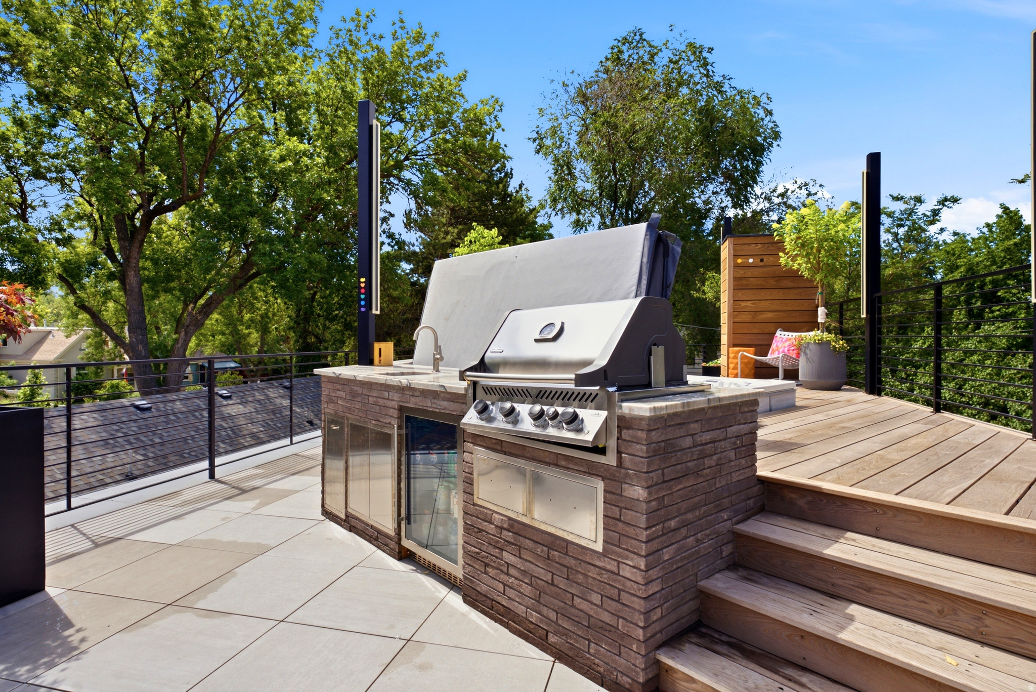HAMPTONS - Residential Lease